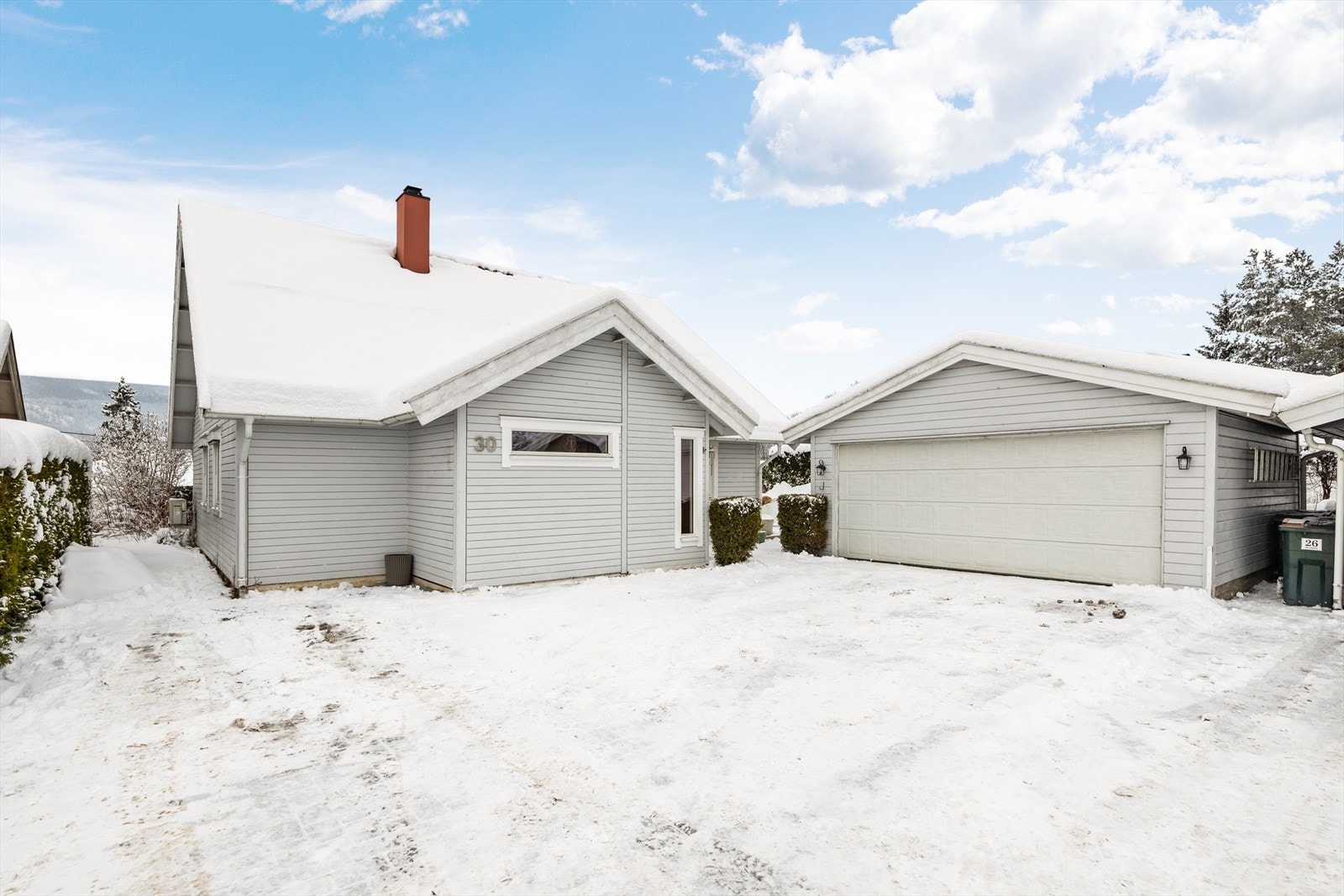 Enebolig over 2 plan med dbl. garasje Galleribilde