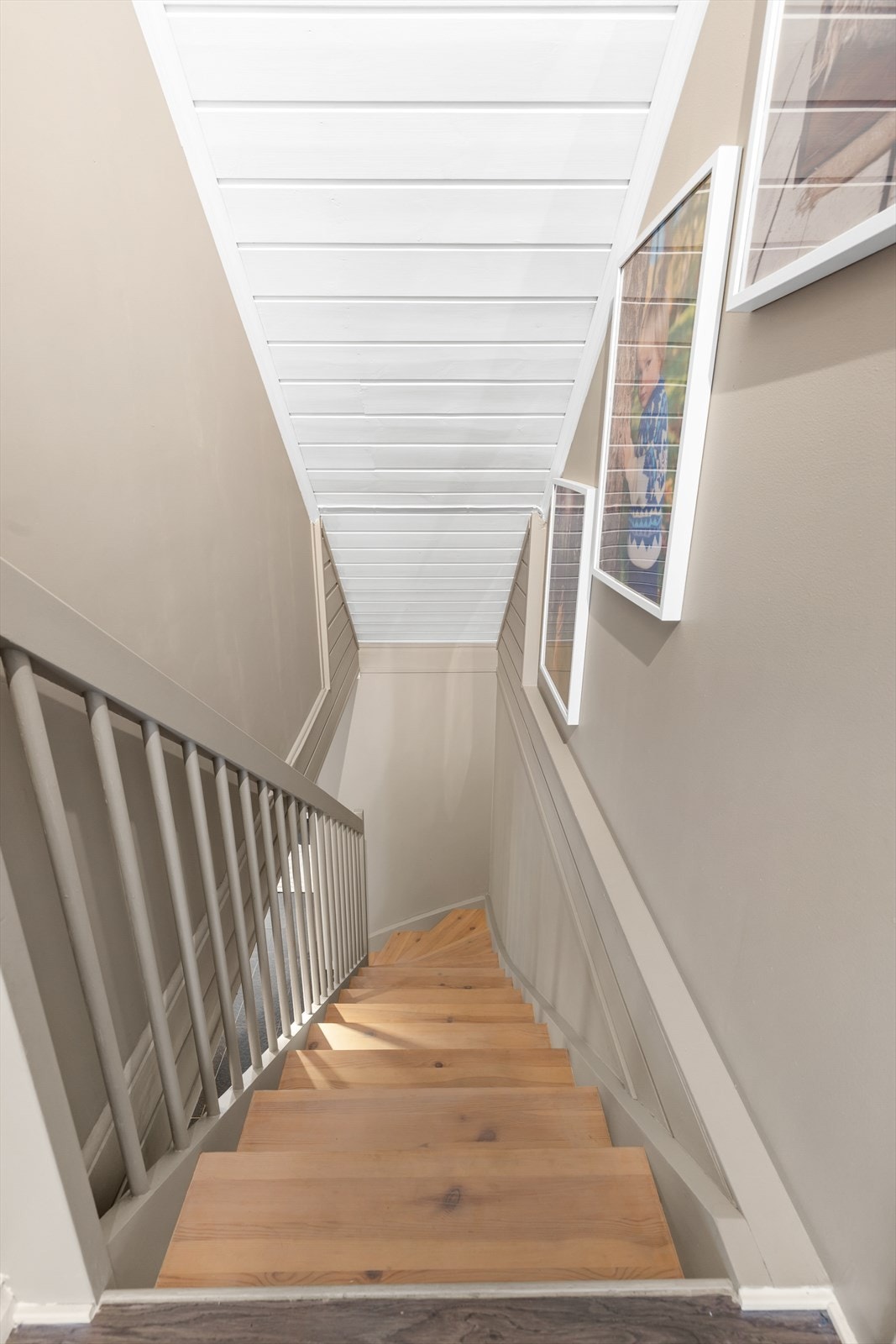 Trappen opp til boligens 2. etasje. Galleribilde