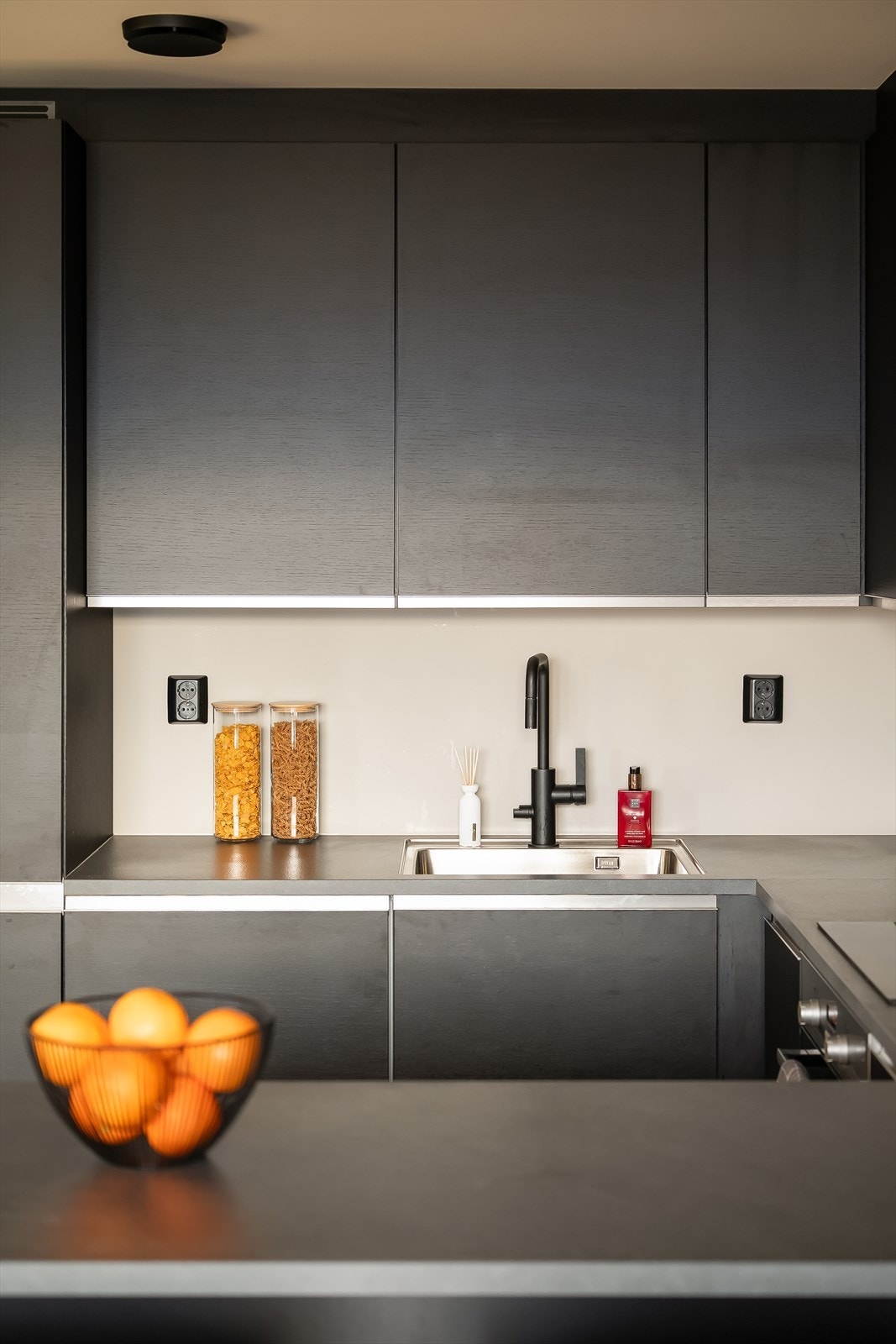 Både fjernvarme og varmtvann er inkludert i de månedlige felleskostnadene. Galleribilde