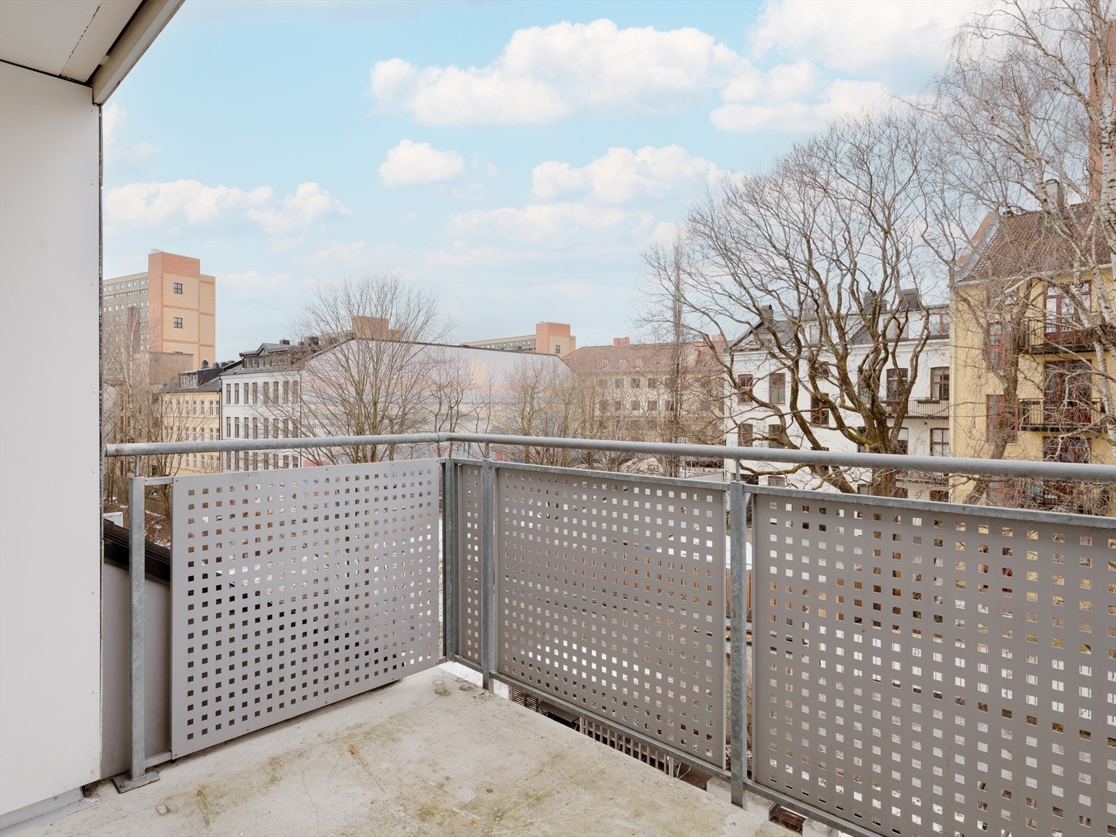 På balkongen er det god plass utemøbler og grill. Galleribilde