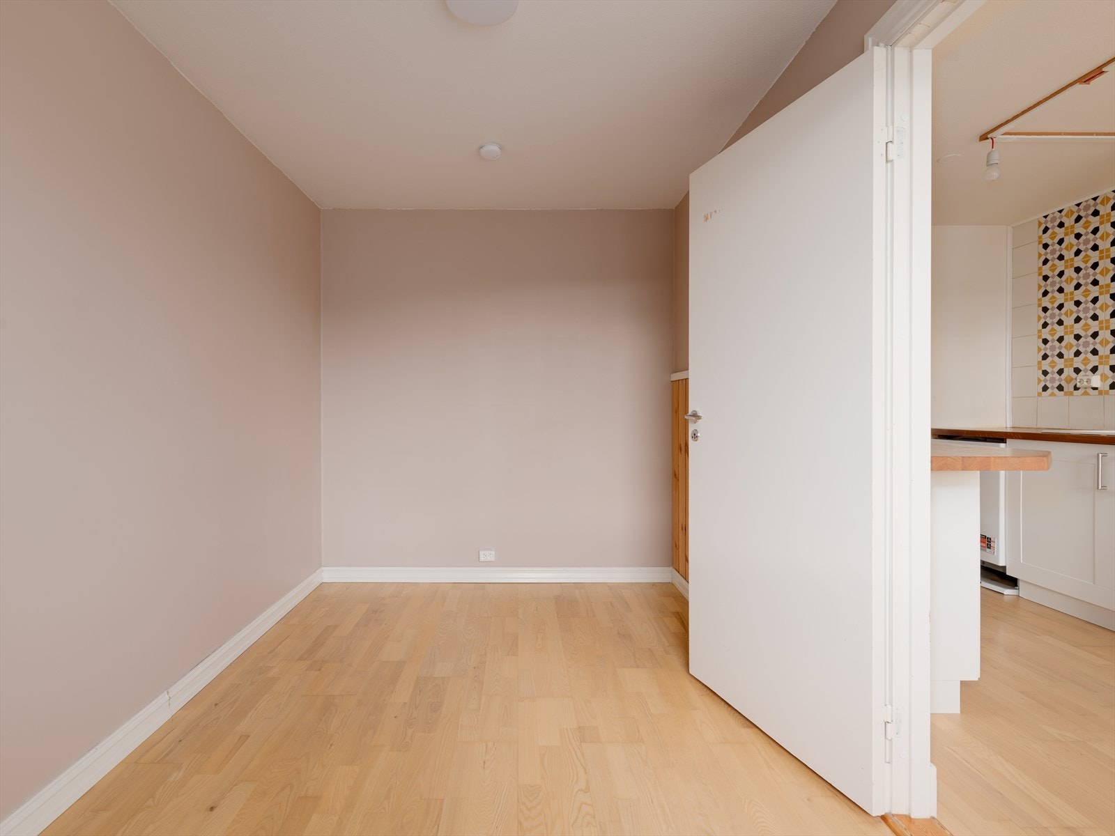 På soverommet er det også plass til garderobeløsning. Galleribilde