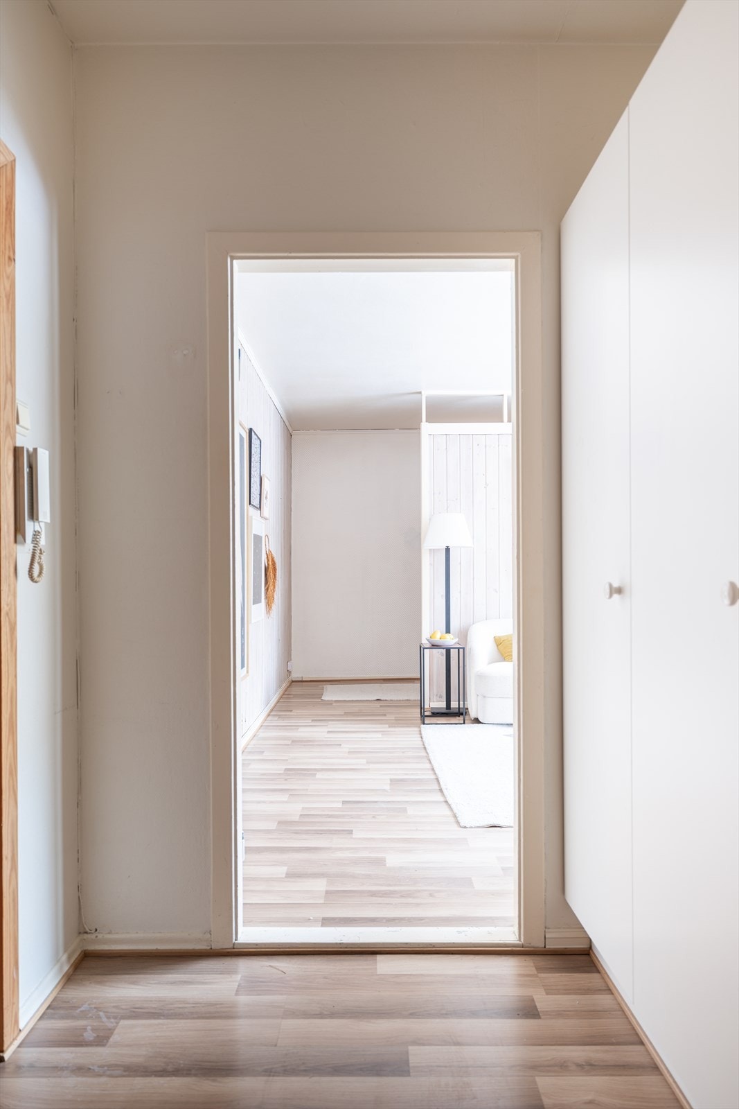 Leiligheten ligger i en svært praktisk og høy første etasje, perfekt for deg som ønsker enkel adkomst. Galleribilde