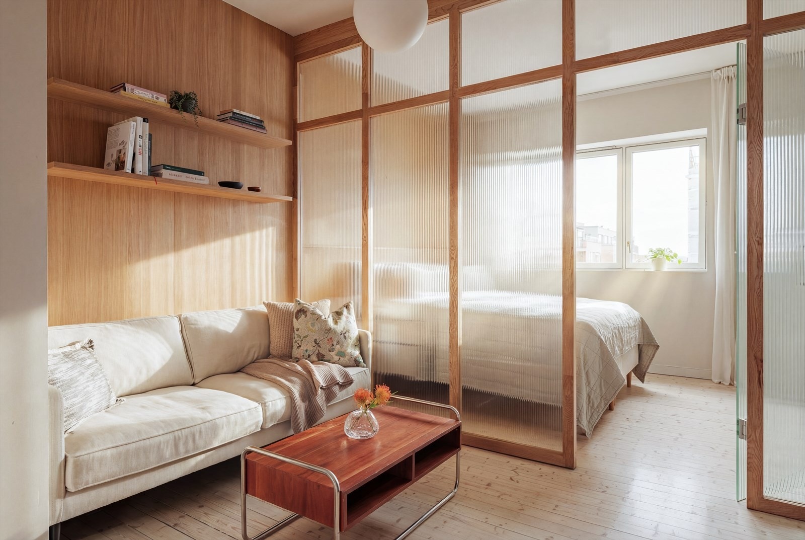 I og med at leiligheten ligger såpass høyt har man nydelig lysinnslipp både sommer og vinter. Galleribilde