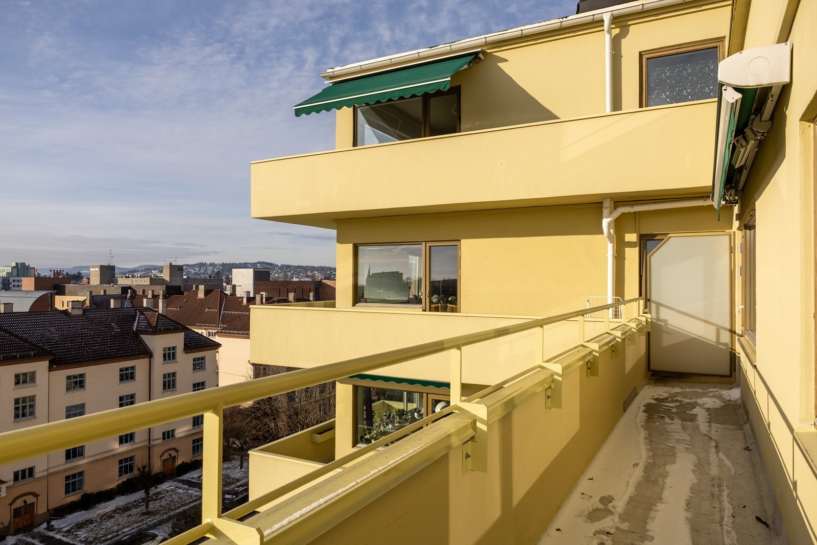 Sydvestvendt balkong på hele 10 kvm. Galleribilde