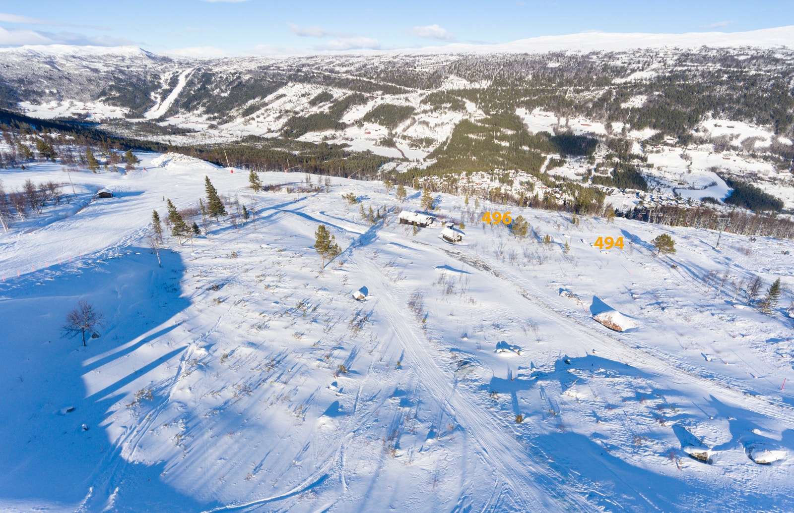 Tomtene i Viddevegen har begge nydelig panorama utsikt Galleribilde