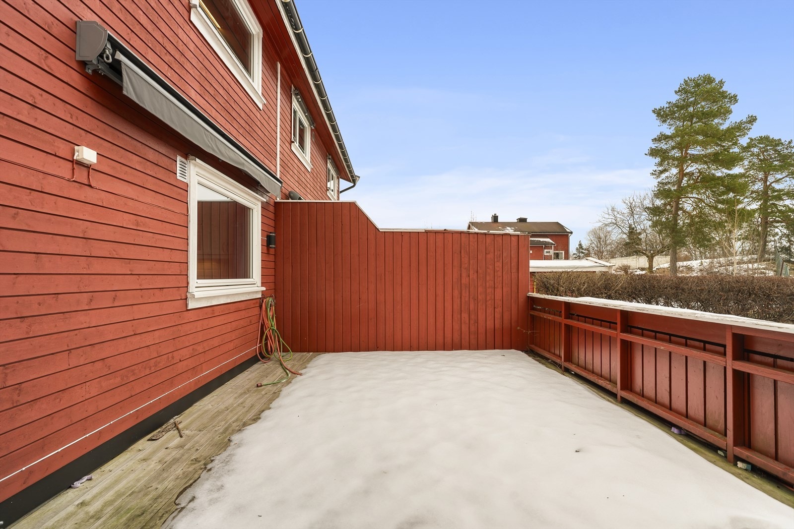 Stor markterrasse på ca. 80 m² Galleribilde