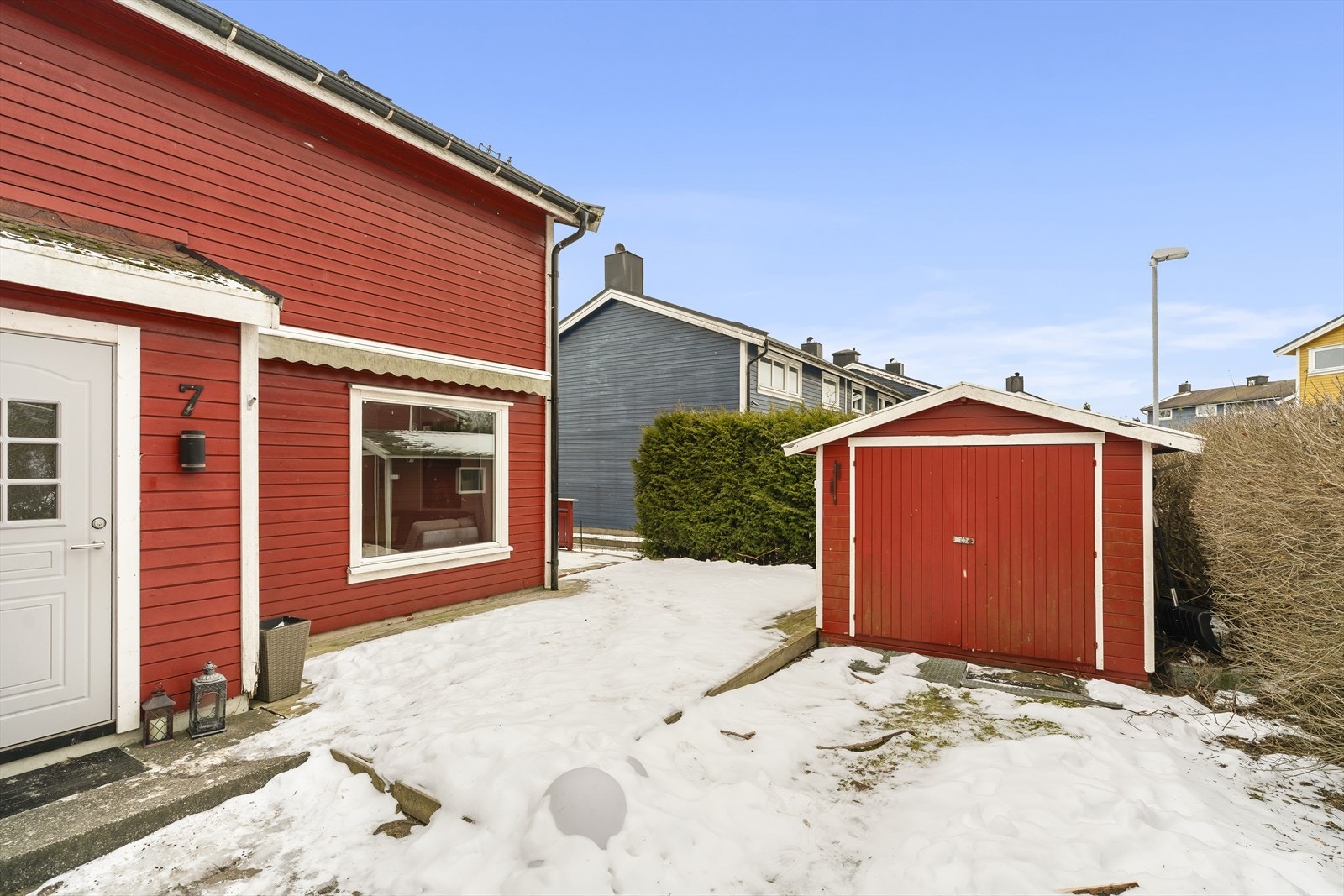 Riskestien 7 ligger sentralt på Øreåsen, et område som er spesielt anbefalt for familier med barn, etablerere og godt voksne Galleribilde