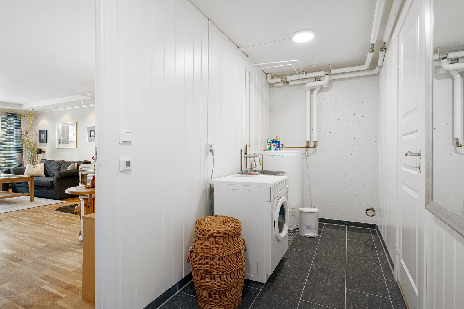 Praktisk vaskerom på 7,5 kvm oppusset i 2025/26. Galleribilde