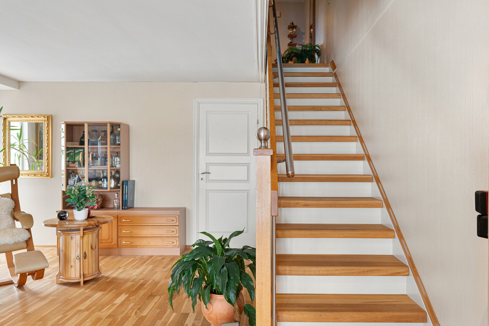 Internett, kabel-TV og kommunale avgifter er inkludert i de månedlige felleskostnadene. Galleribilde