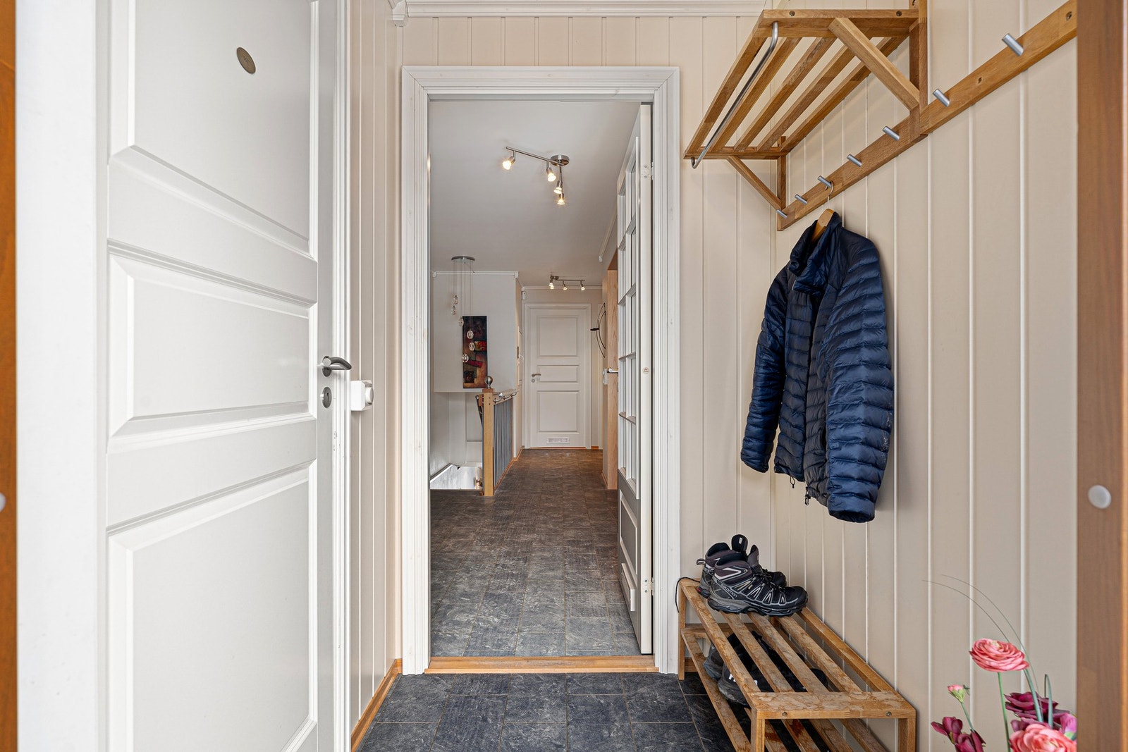 Entré/gang. Galleribilde