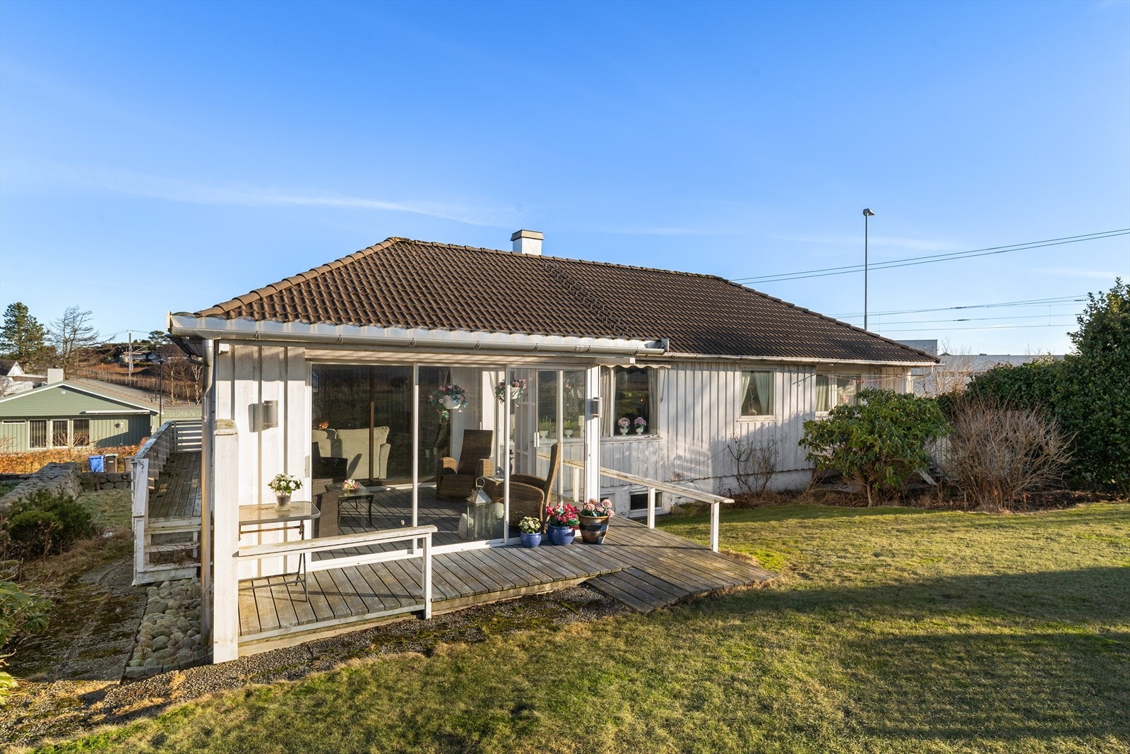 Eiendommen har en tomt på 915 kvm. Galleribilde