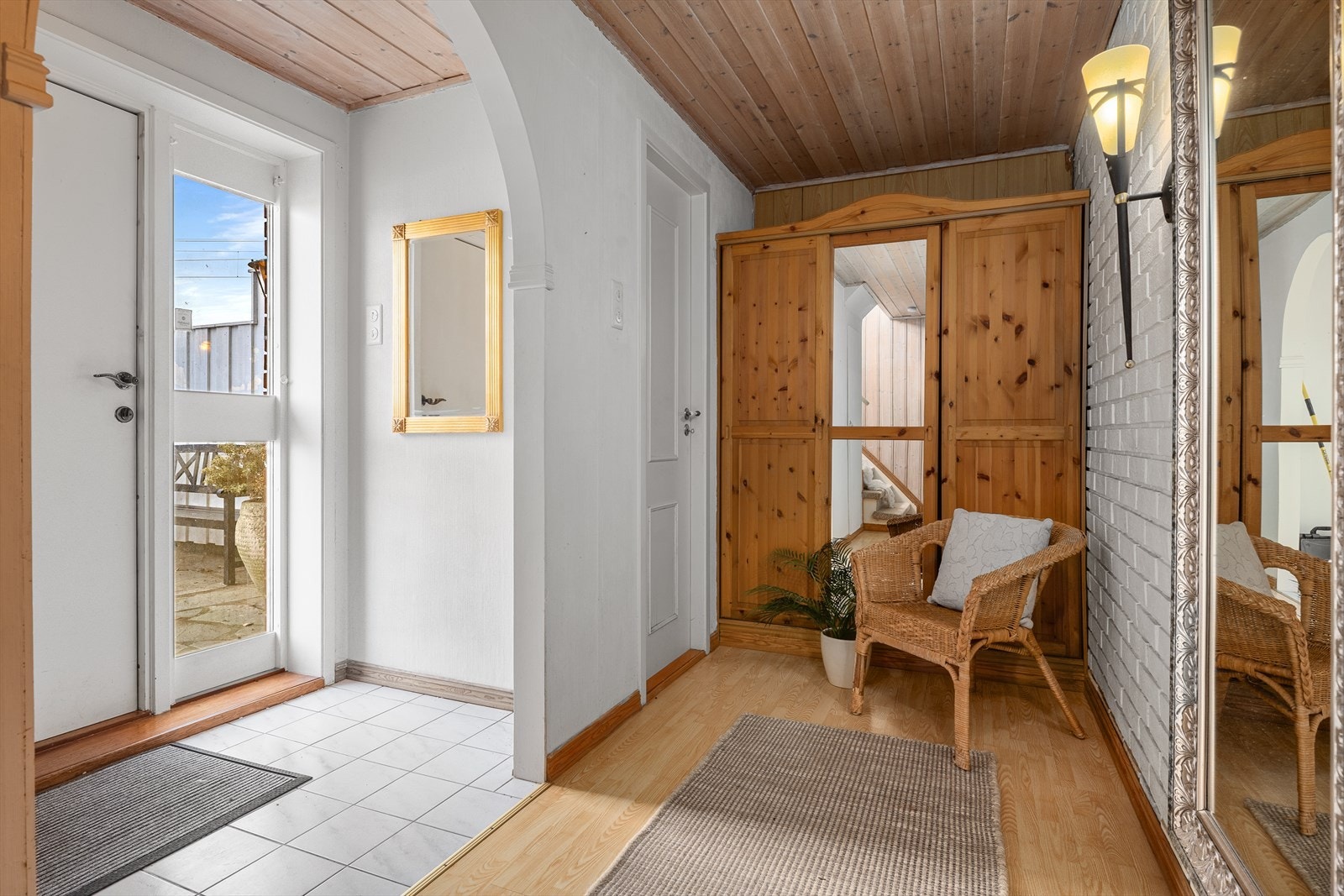 Inngangsparti/gang i u.etg. Galleribilde