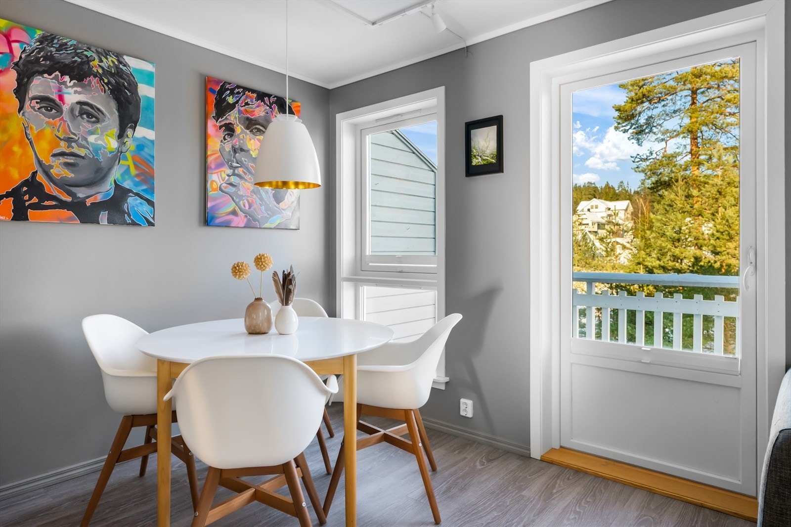 Her får du godt med dagslys og hyggelig utsikt! Galleribilde