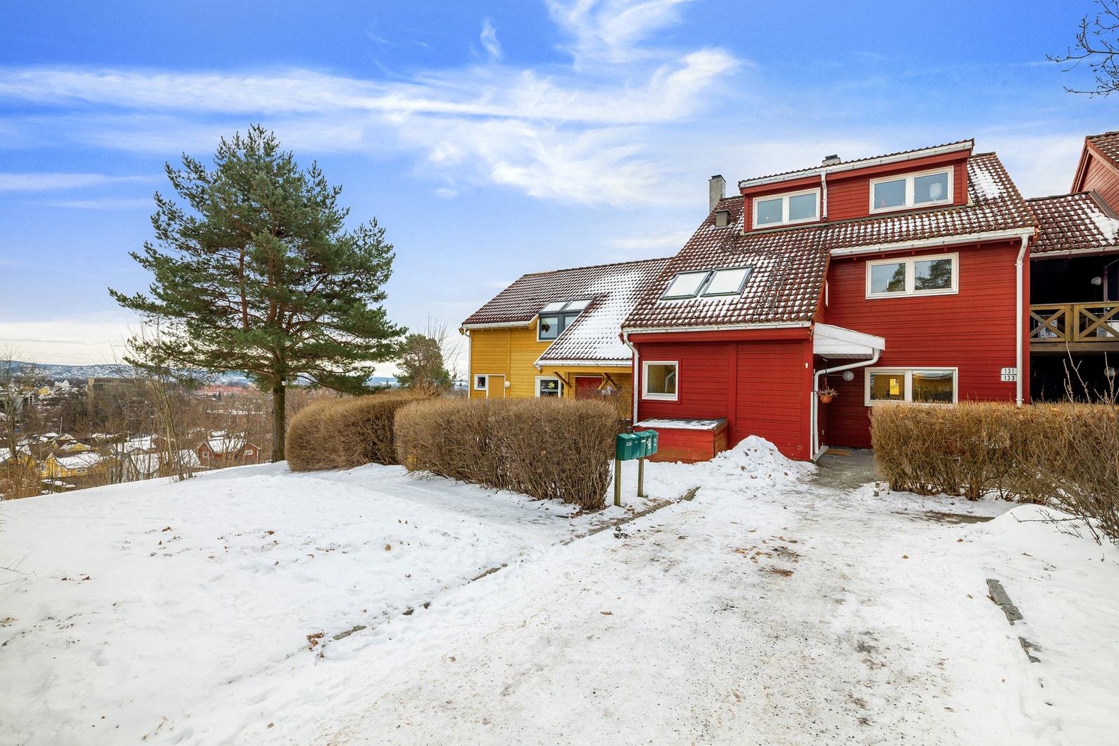 Boligen har en etterspurt intern plassering på et barnevennlig tun. Galleribilde