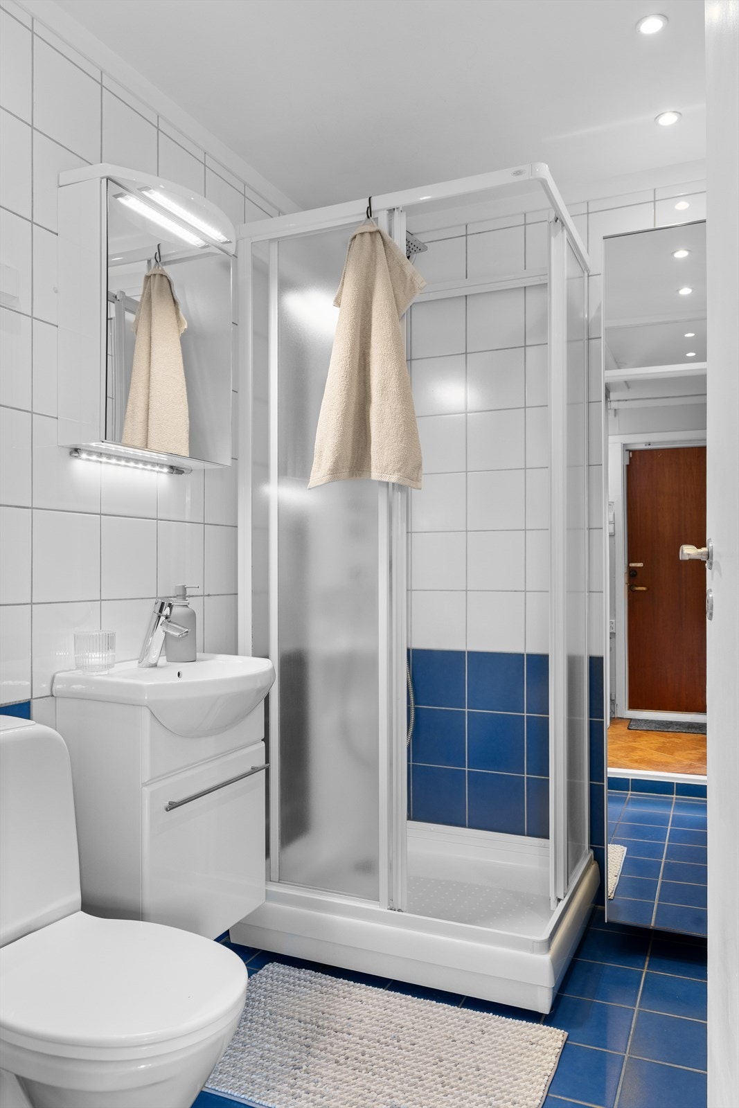 Det flislagte baderommet måler 3 kvm. Galleribilde