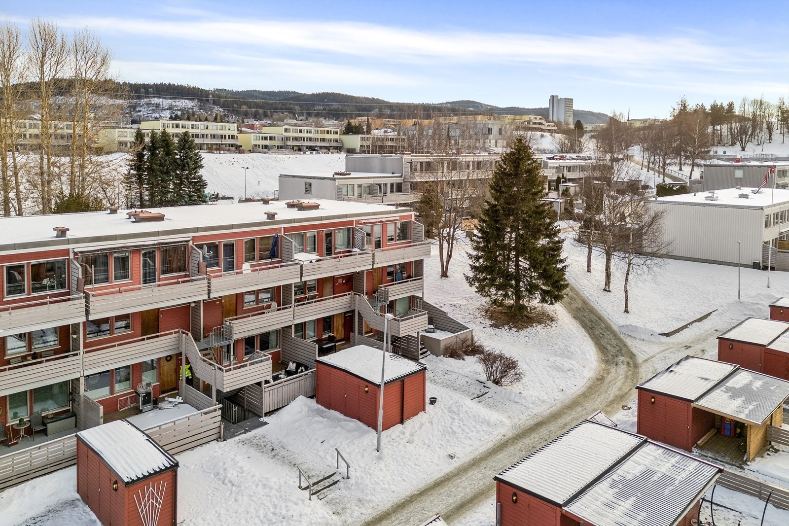 Risvollan er et veletablert og særdeles populært boligområde, som karakteriseres som rolig og vennlig. Galleribilde