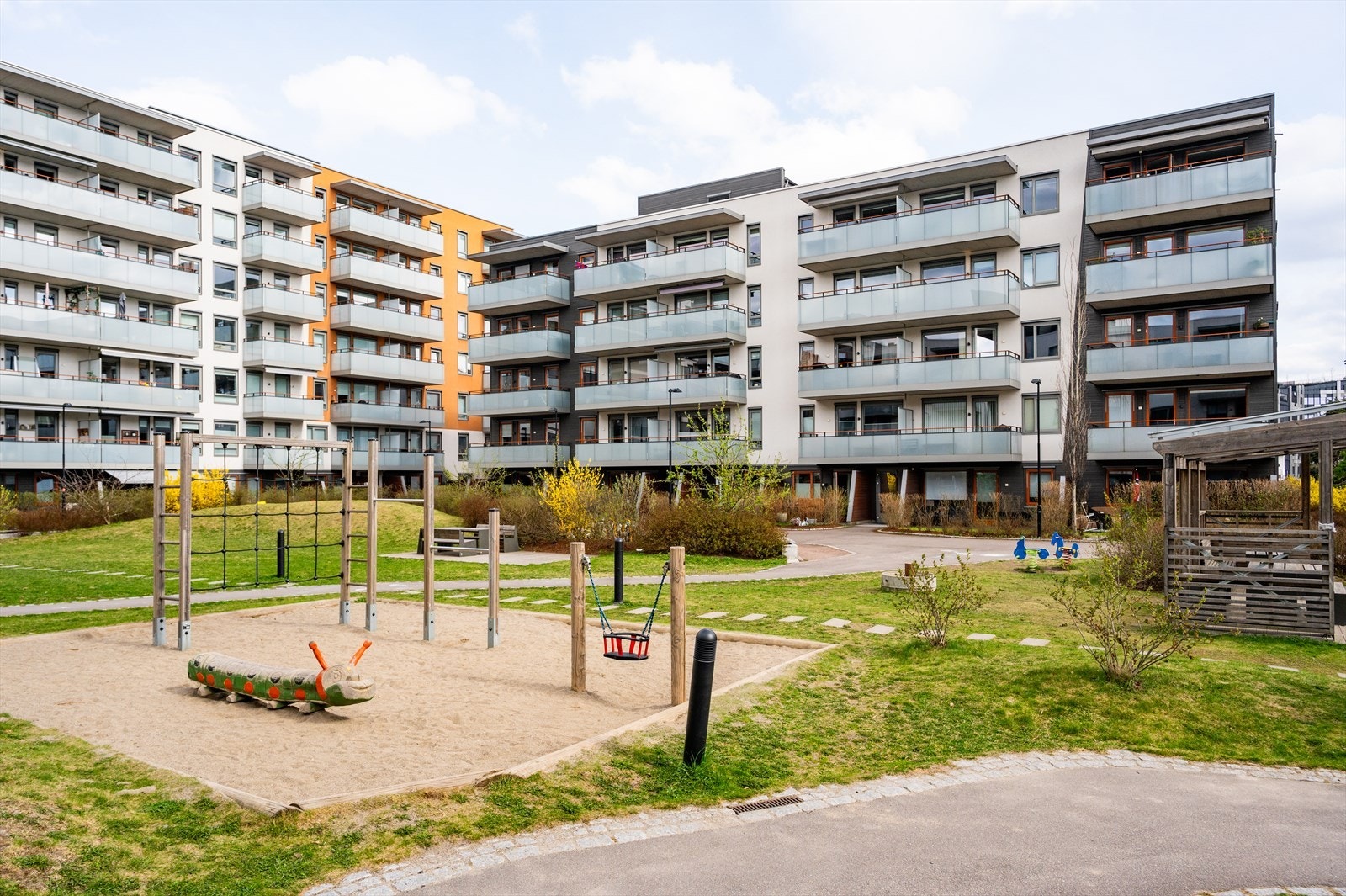 Gartnerløkka er et frodig og grønt boligområde med sentral beliggenhet midt på Løren. Galleribilde