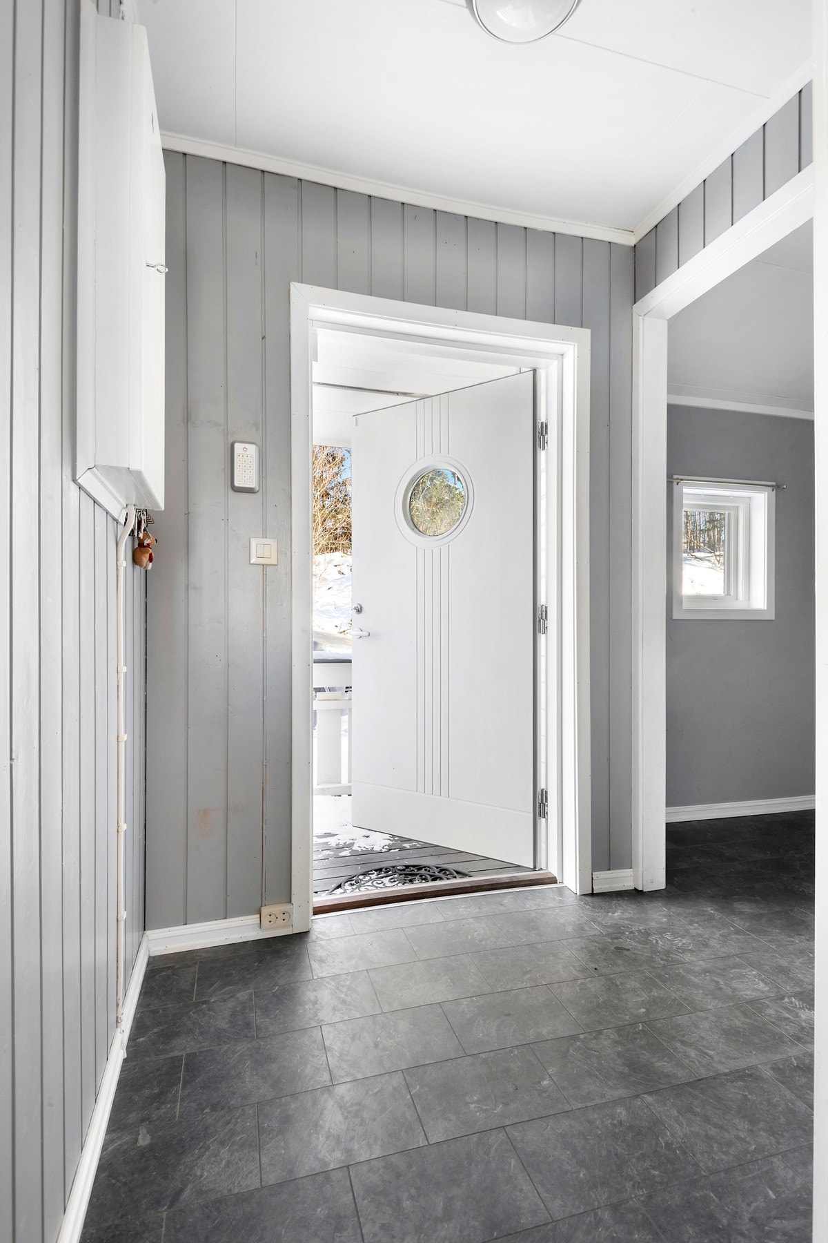 Romslig gang med ekstra rom Galleribilde