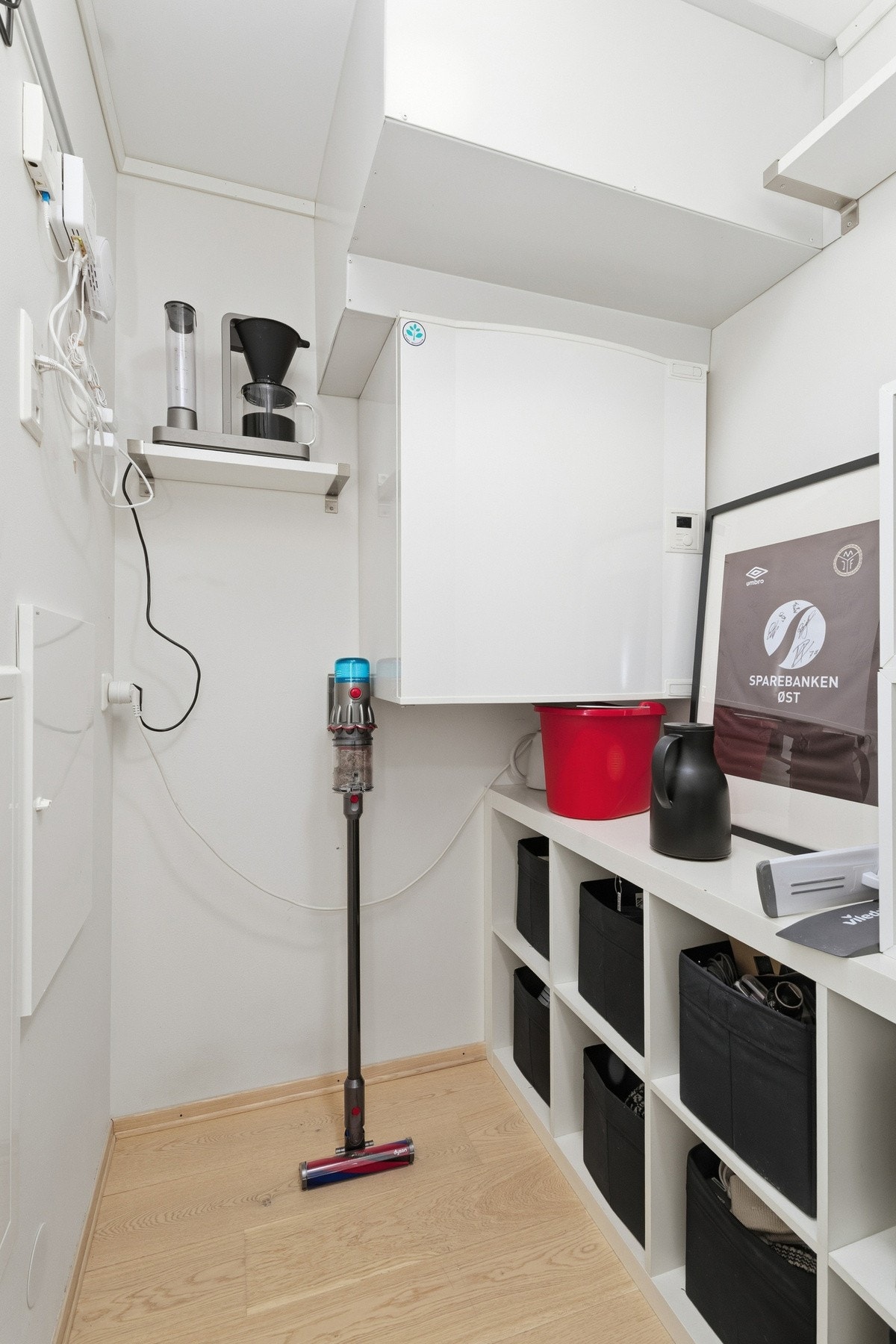 Fra entreen er det adkomst til en bod på 5kvm. Galleribilde