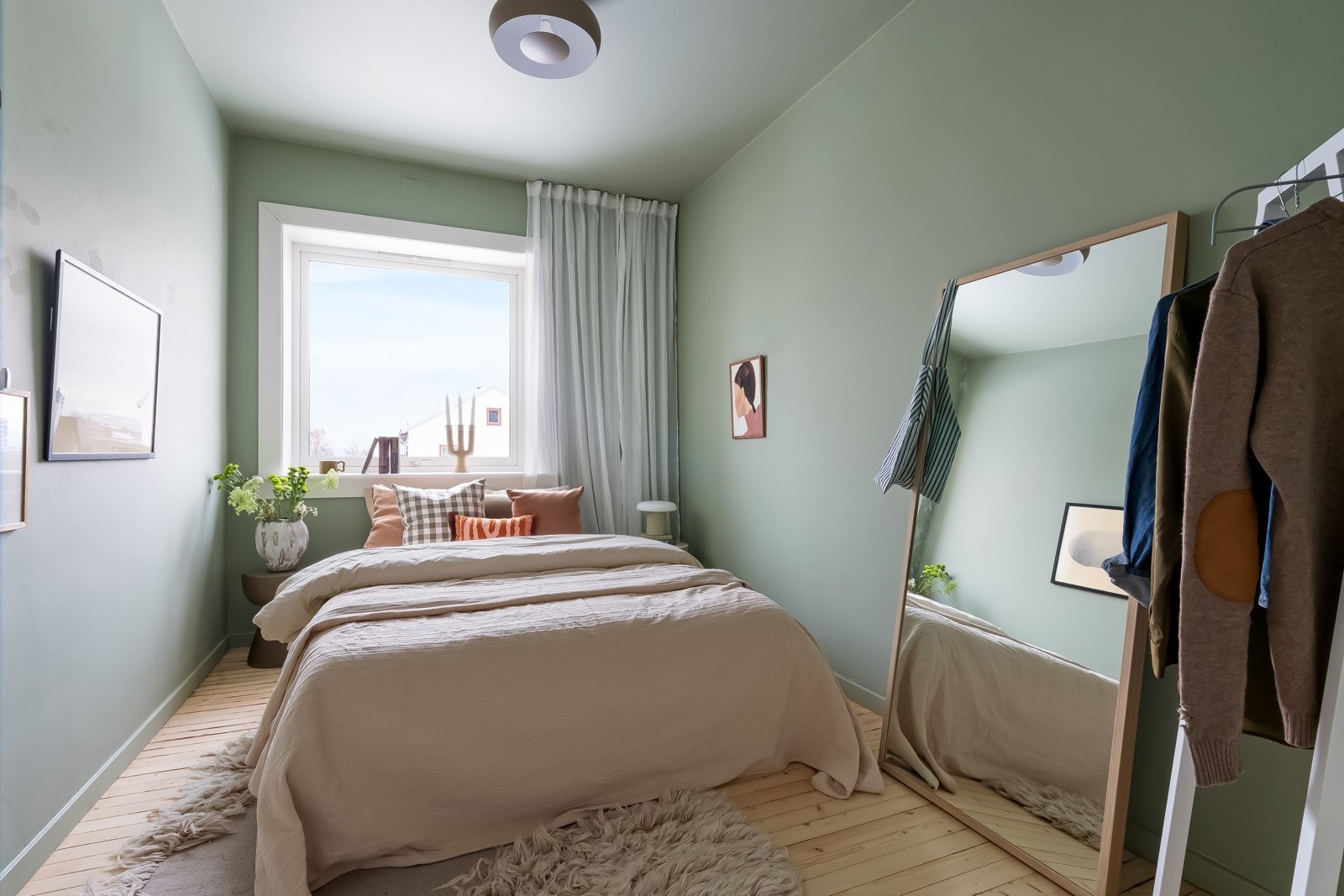 De øvrige soverommene har plass til seng, skrivepult eller annet ønsket møblement. Galleribilde