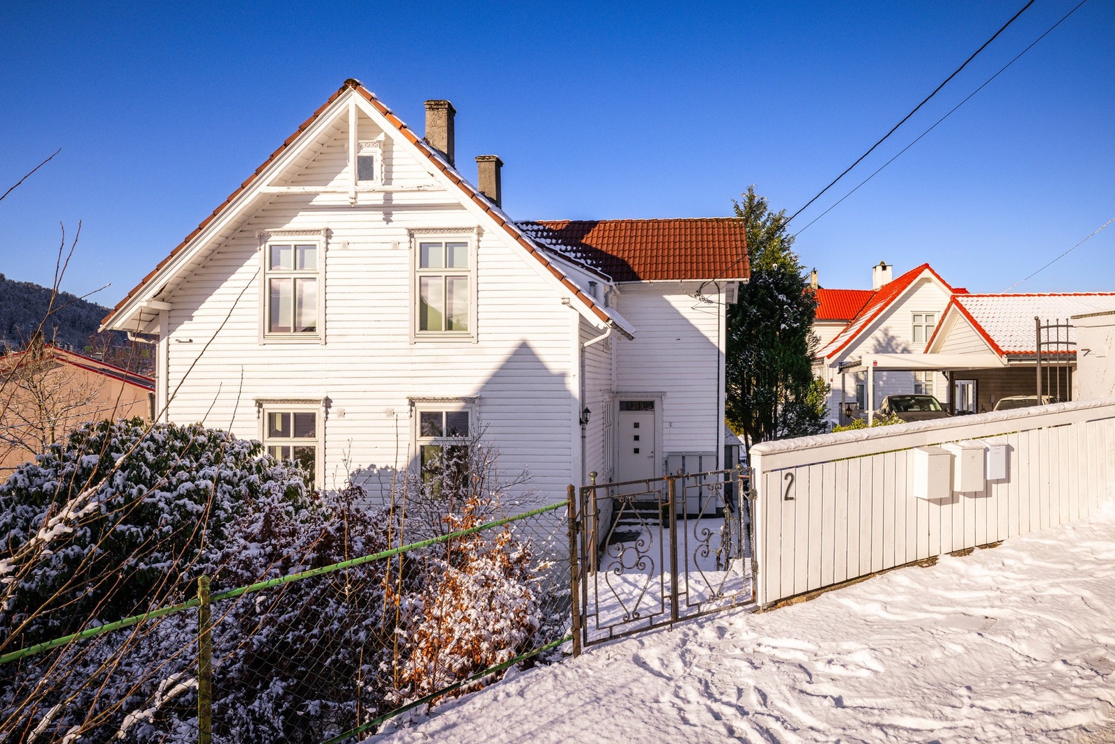 - Det er soneparkering i området og selger opplyser at det nesten alltid er ledig plass i gaten - Galleribilde