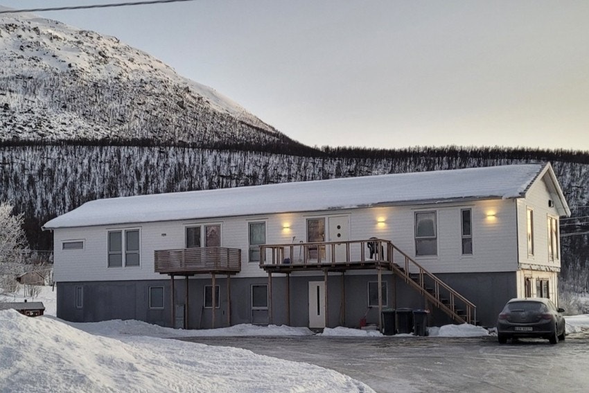 Fasadefoto, bygget er påbegynt malt i 2025. Galleribilde