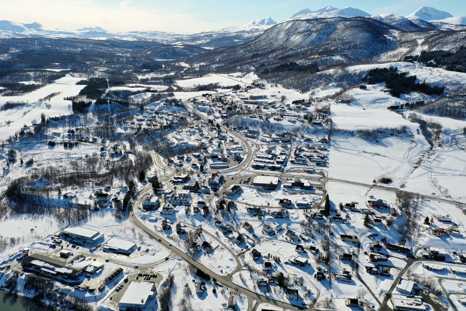 Storsteinnes har alt man behøver i hverdagen, i underkant av 30 minutt unna. Galleribilde