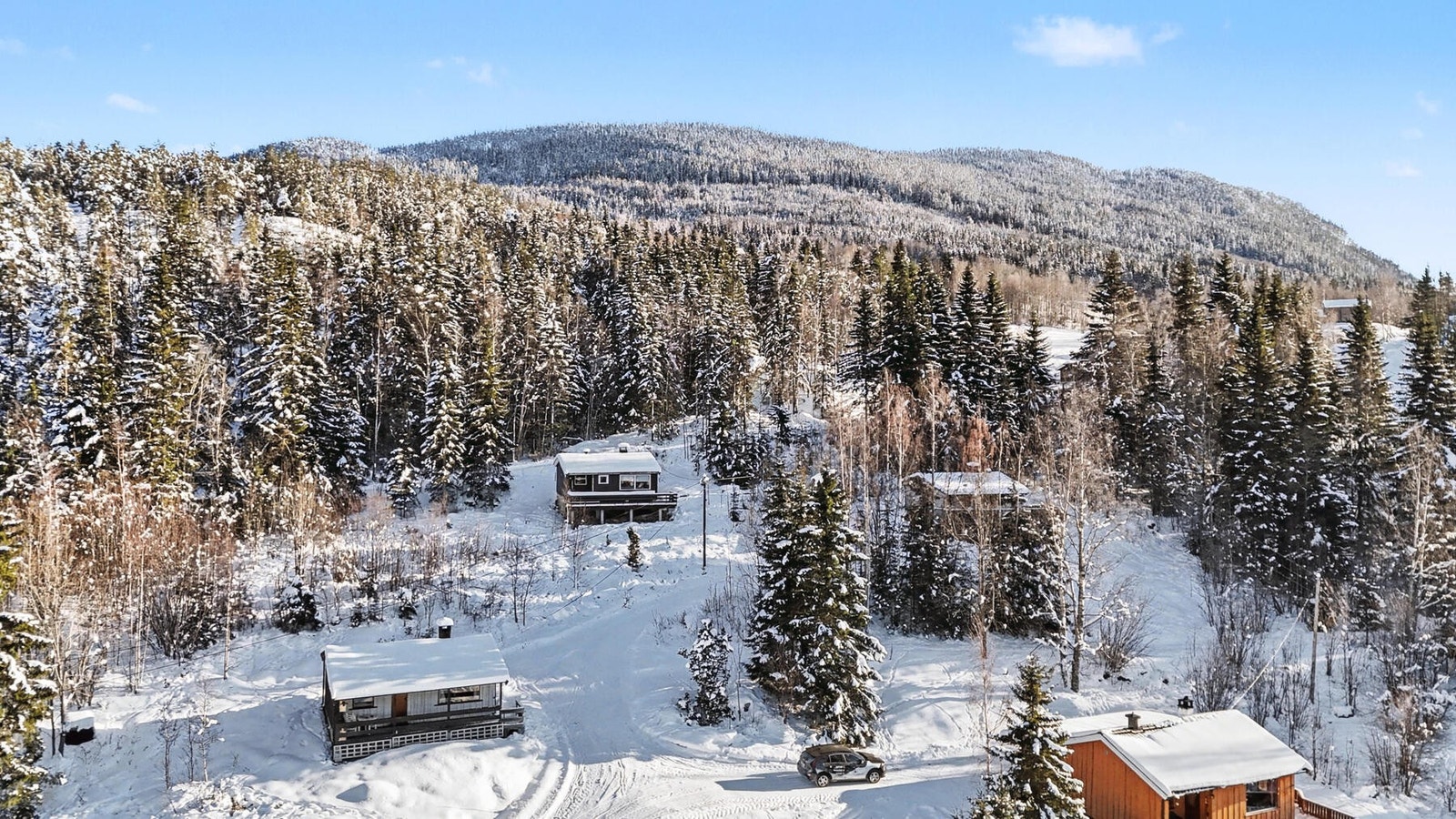 En fritidseiendom beliggende øverst i Liagardane i en liten hyttegrend. Galleribilde
