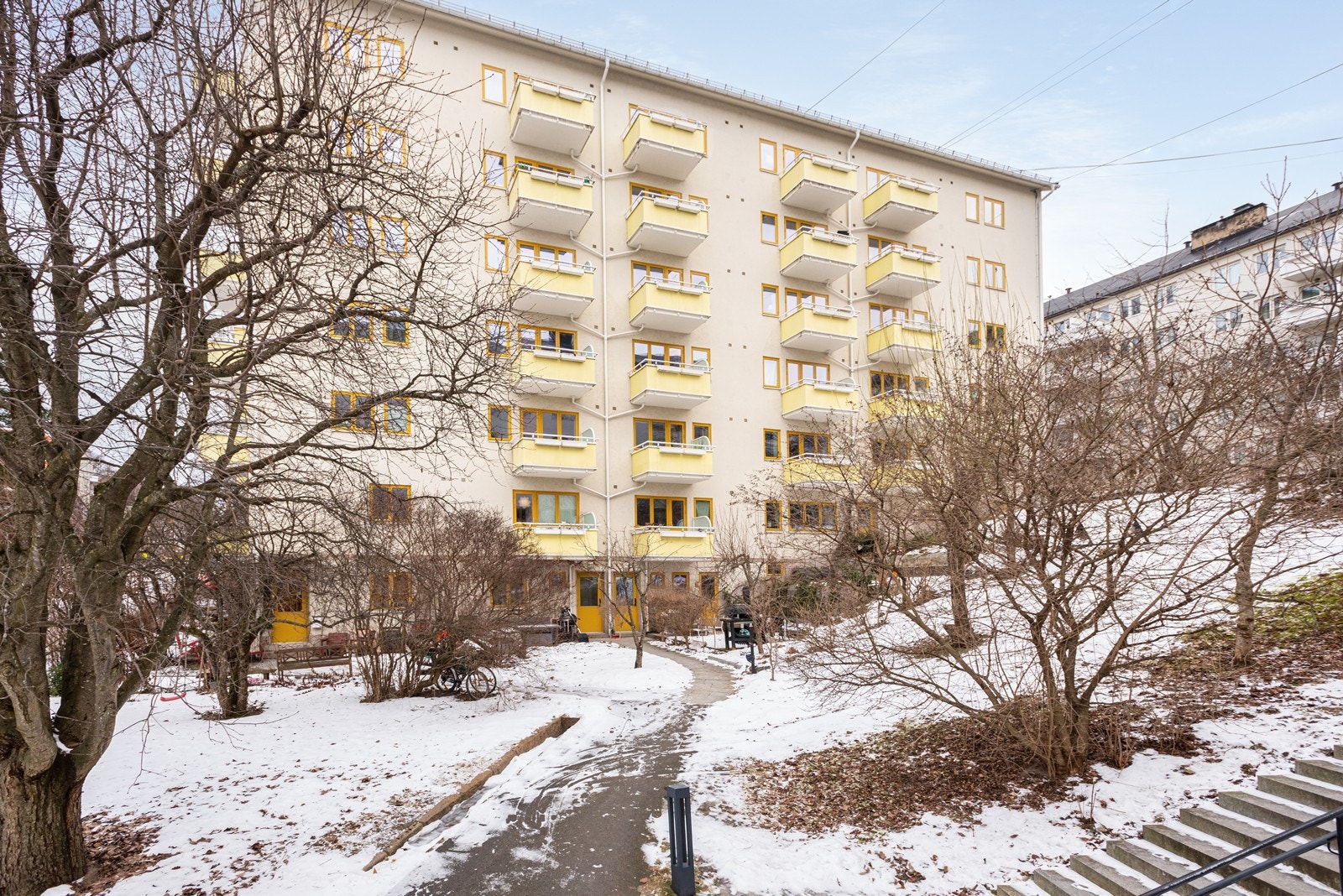 Inngangsparti. Sameiet er veldrevet med god vedlikeholdshistorikk. Galleribilde