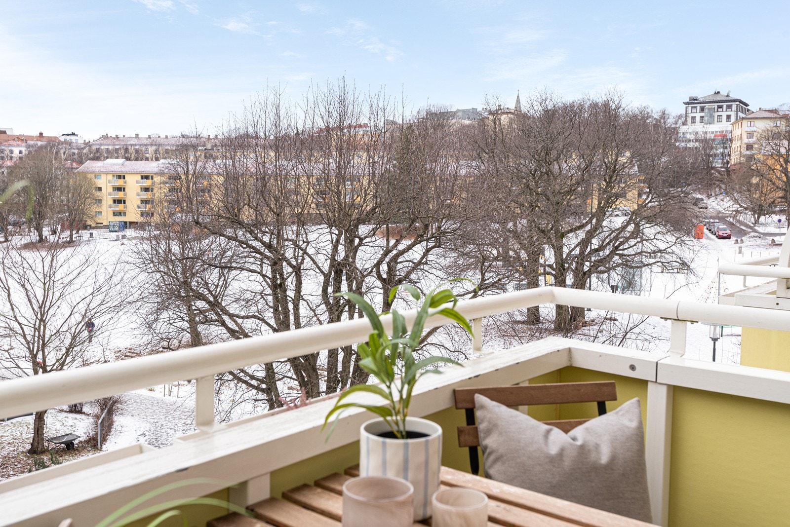 Her bor du rolig og tilbaketrukket, med Iladalen park som nærmeste nabo - samtidig nær alt byen har å by på. Galleribilde