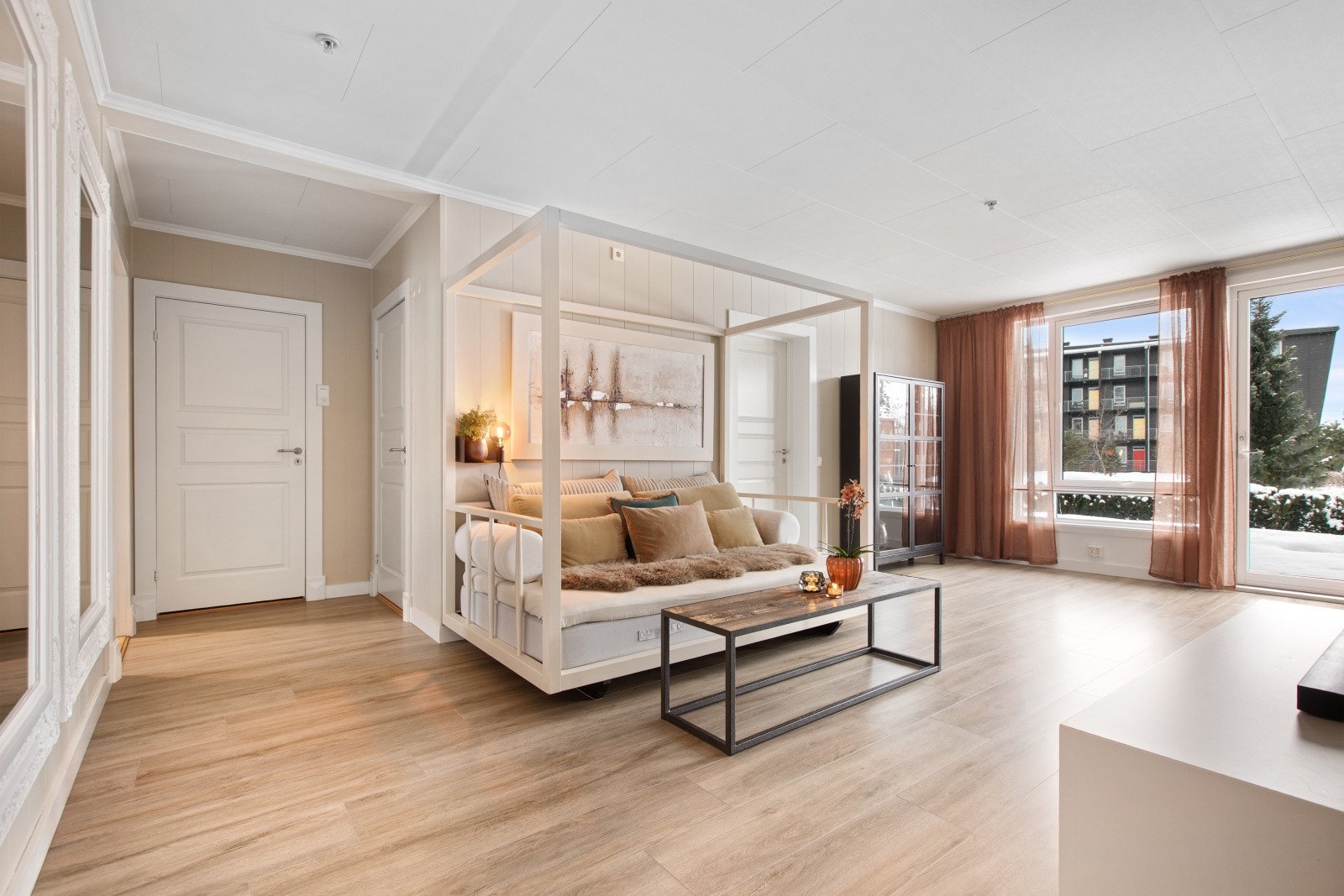 Stuen har plass til flere møbleringsmuligheter for å skape den stuen du selv ønsker. Galleribilde