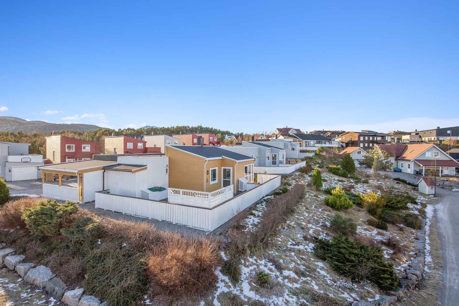 Boligen ligger fint til på Jørihaugen Galleribilde