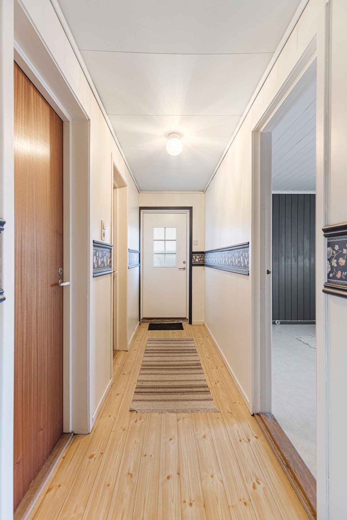 Underetasjens gang. Galleribilde