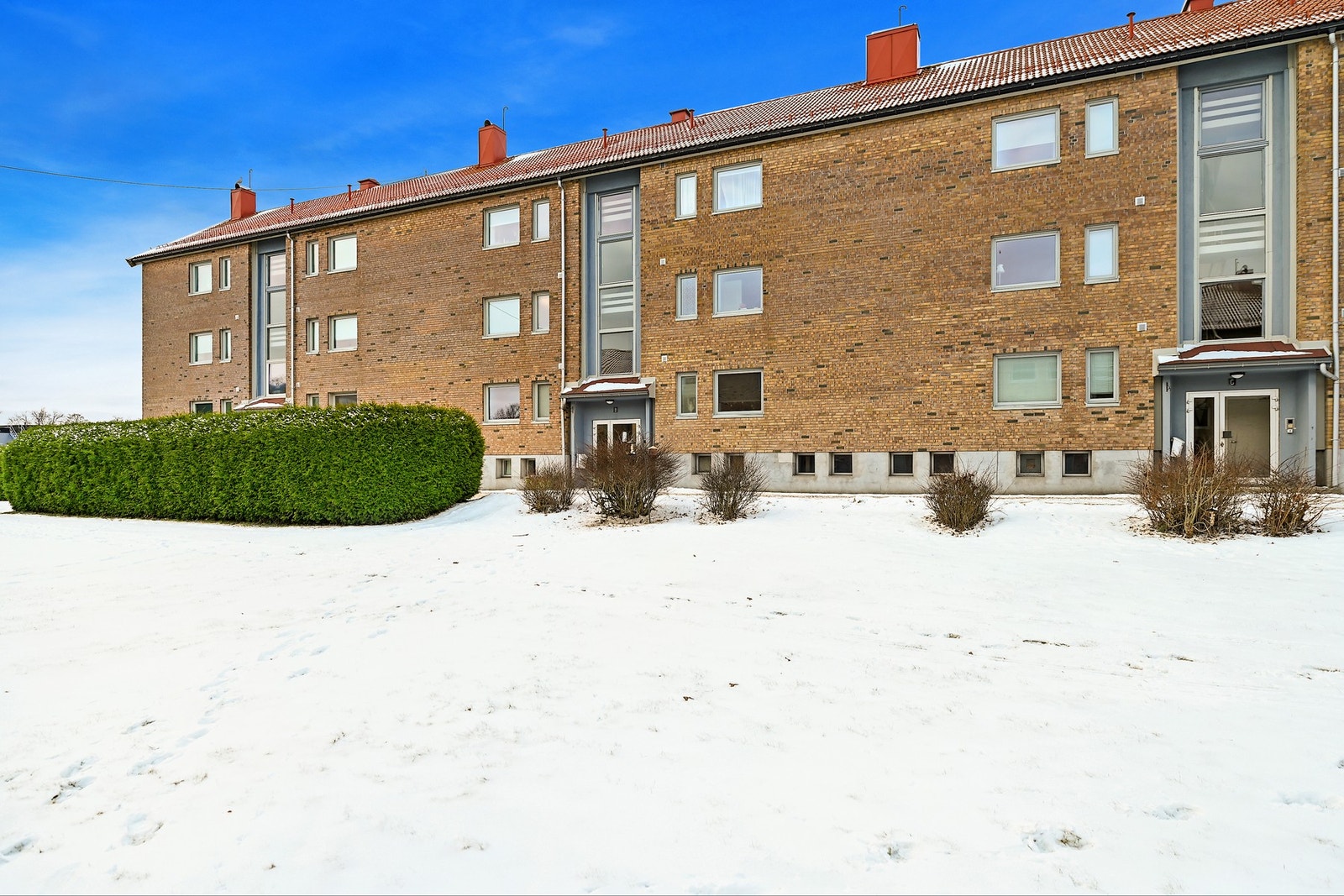 Her vil du bo i en moderne leilighet med god standard og i et populært, veletablert boområde. Beliggenheten er i et rolig og sentralt område med kort avstand til det meste. Galleribilde