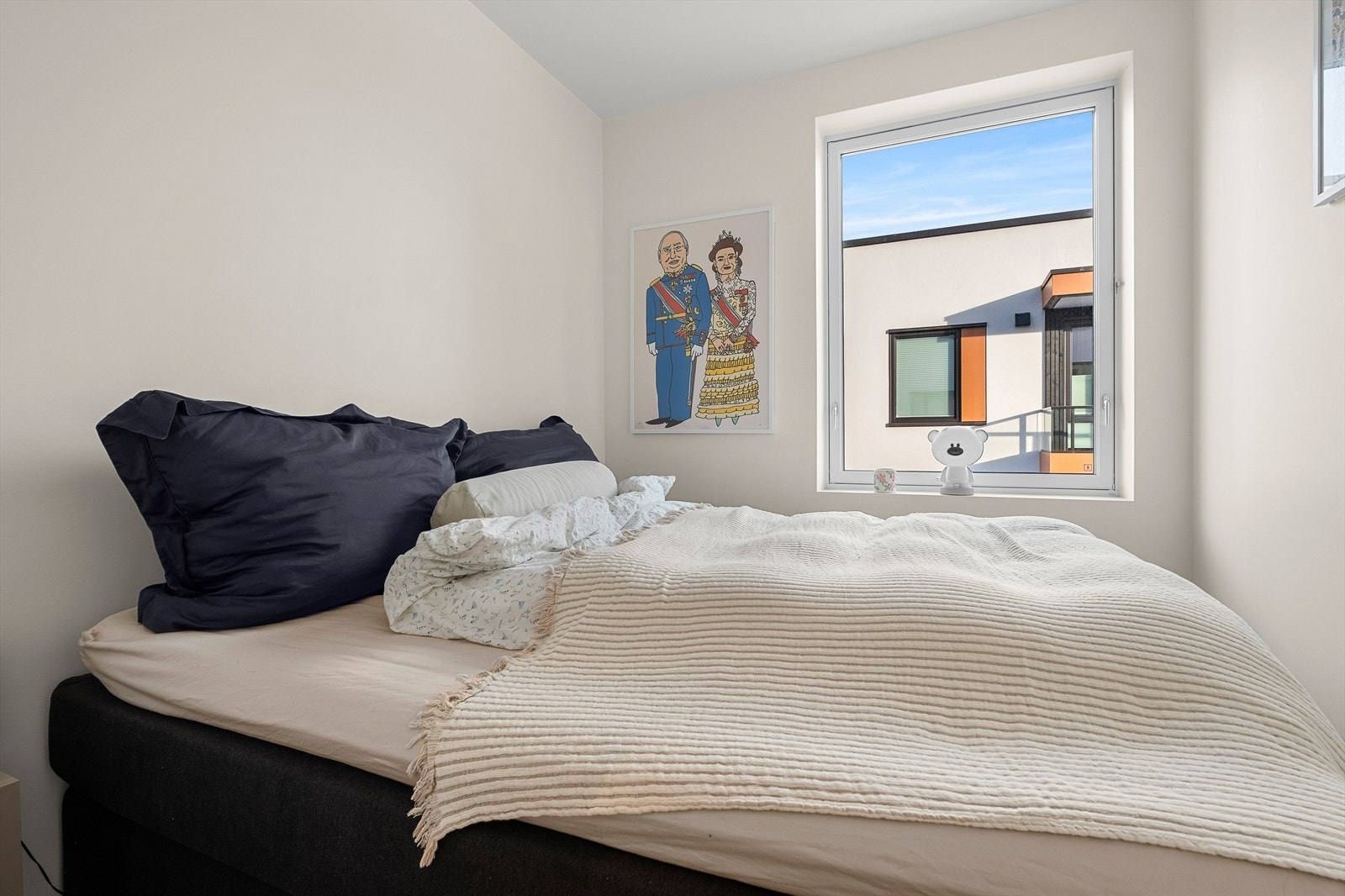 Det andre soverommet er på 6m². Dette er i tilknytning til gangen Galleribilde