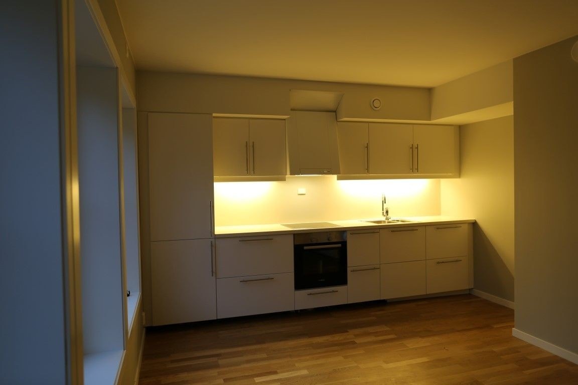 Kjøkken med integrerte hvitevarer Galleribilde