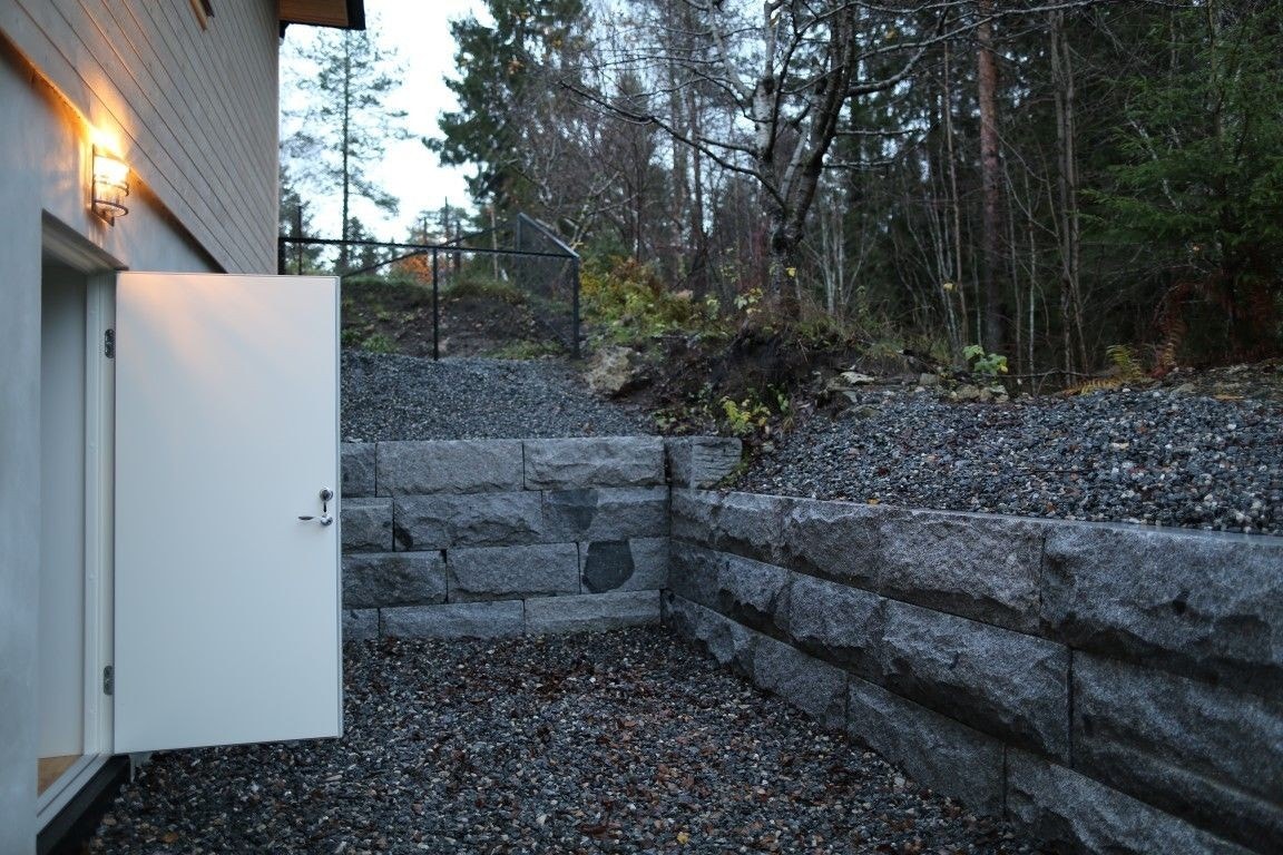 Entré + uteområde som tilhører leiligheten. Galleribilde