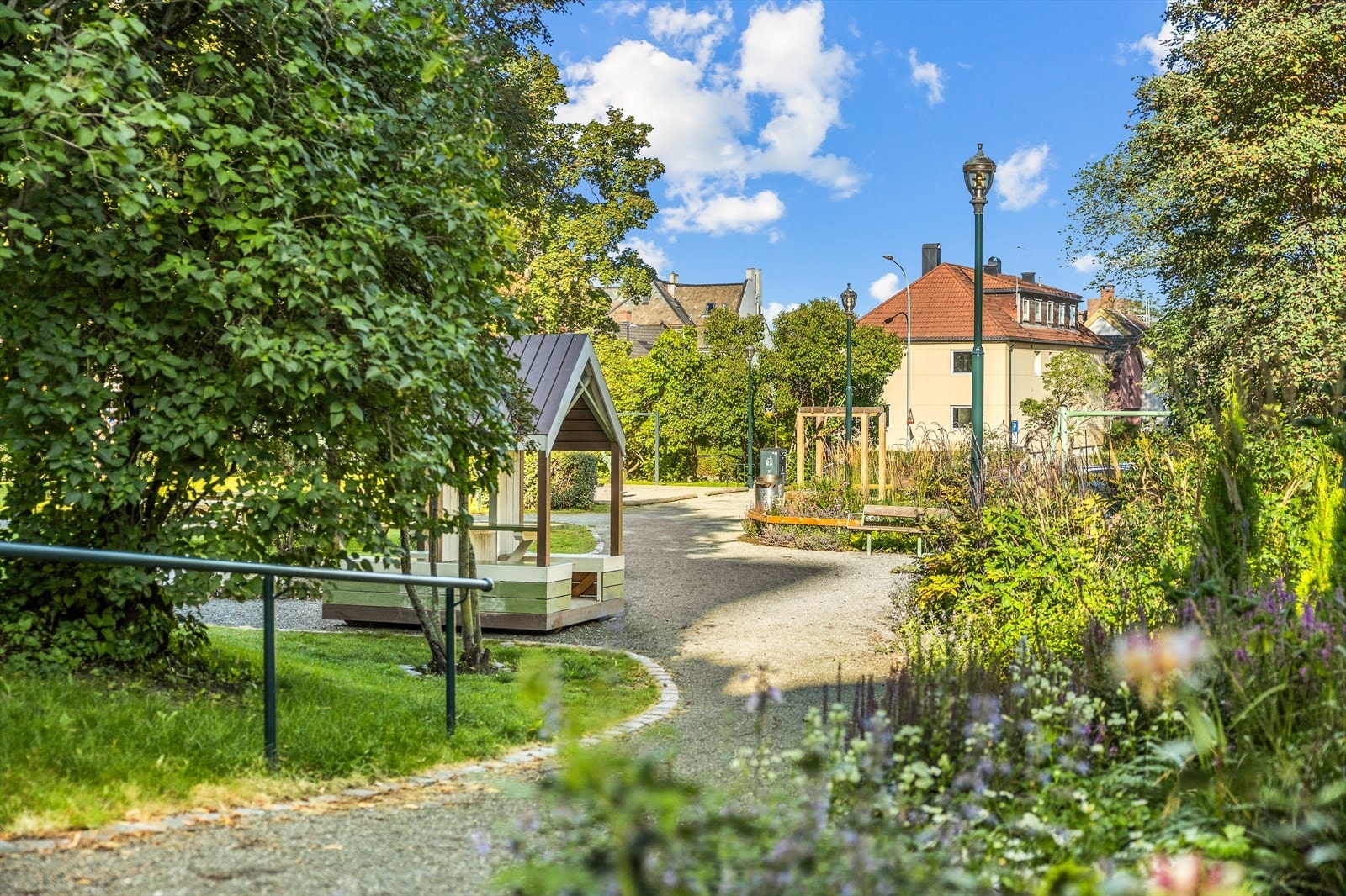 Flott og frodige Thornæsparken ligger kun en kort gåtur unna leiligheten. Galleribilde