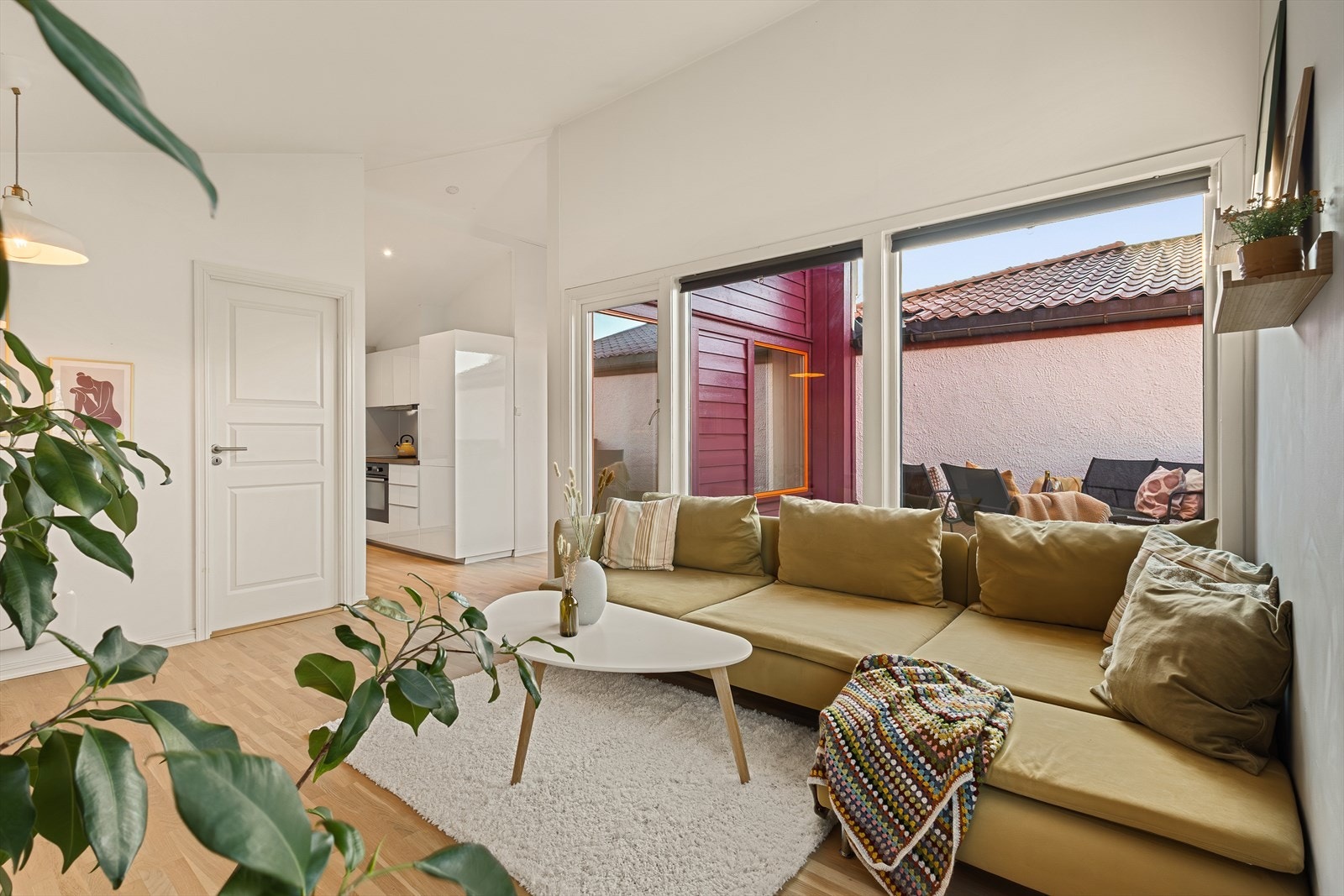 Hele leiligheten ble renovert i 2016 og har en god standard uten behov for renovering for å tas i bruk Galleribilde