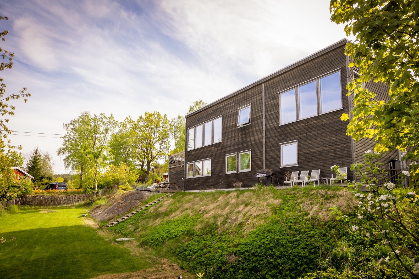 Vedlikeholdsvennlig kledning av malmfuru m/jernvitrol Galleribilde