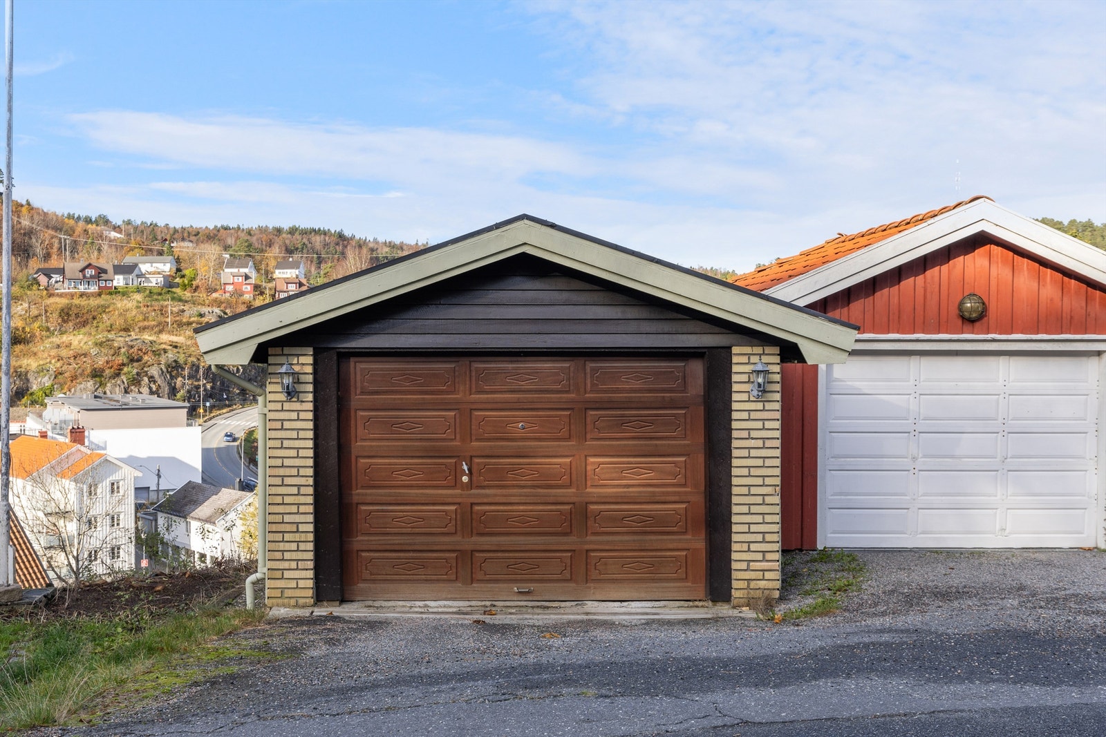 Enkel garasje. Galleribilde