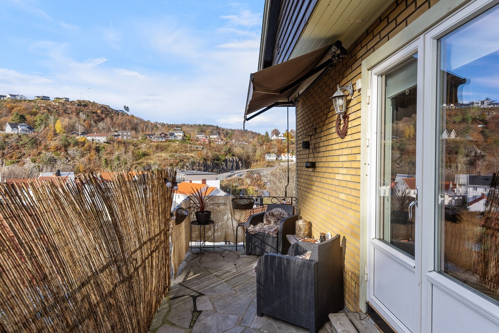 Fin uteplass tilhørende hovedetasjen. Galleribilde