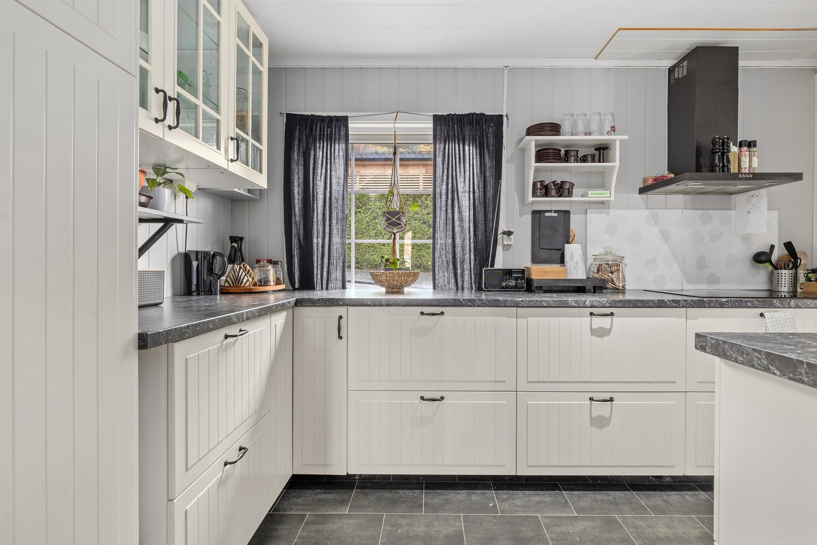 Kjøkkenet er av nyere dato. Galleribilde