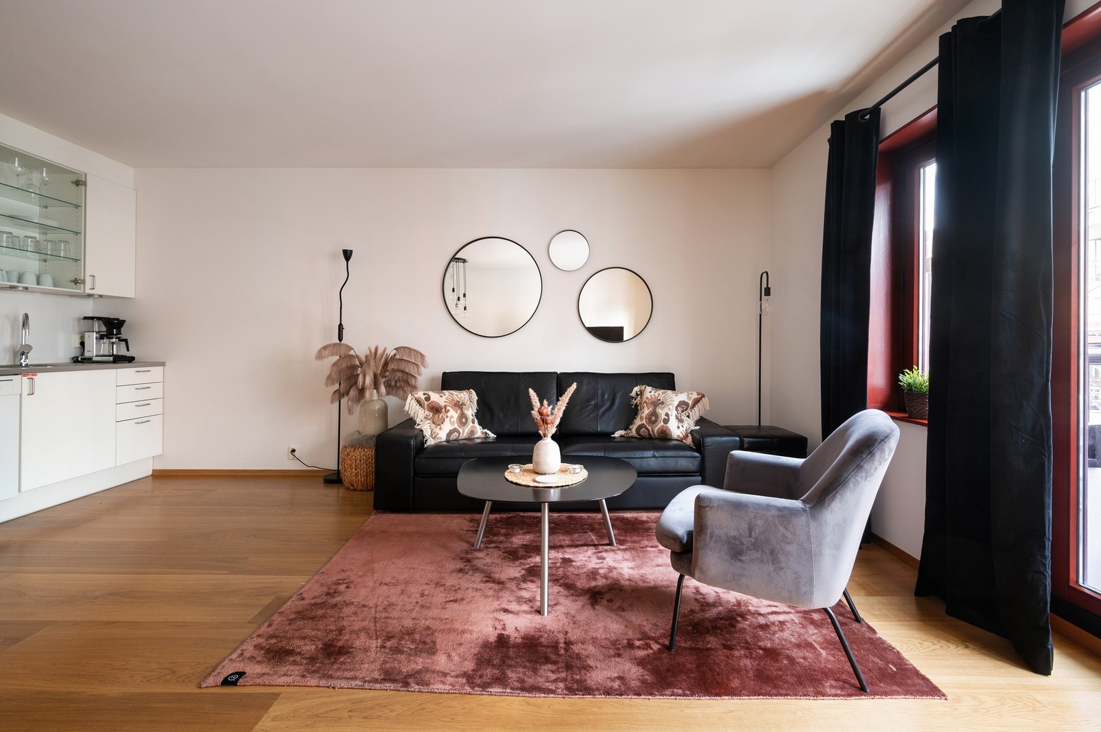 Leilighetens utforming gjør boligen enkel å møblere. Galleribilde