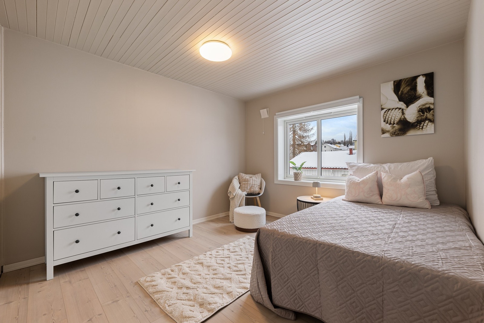 2. etasje - soverom 3.
Soverom på 11 kvm. Galleribilde