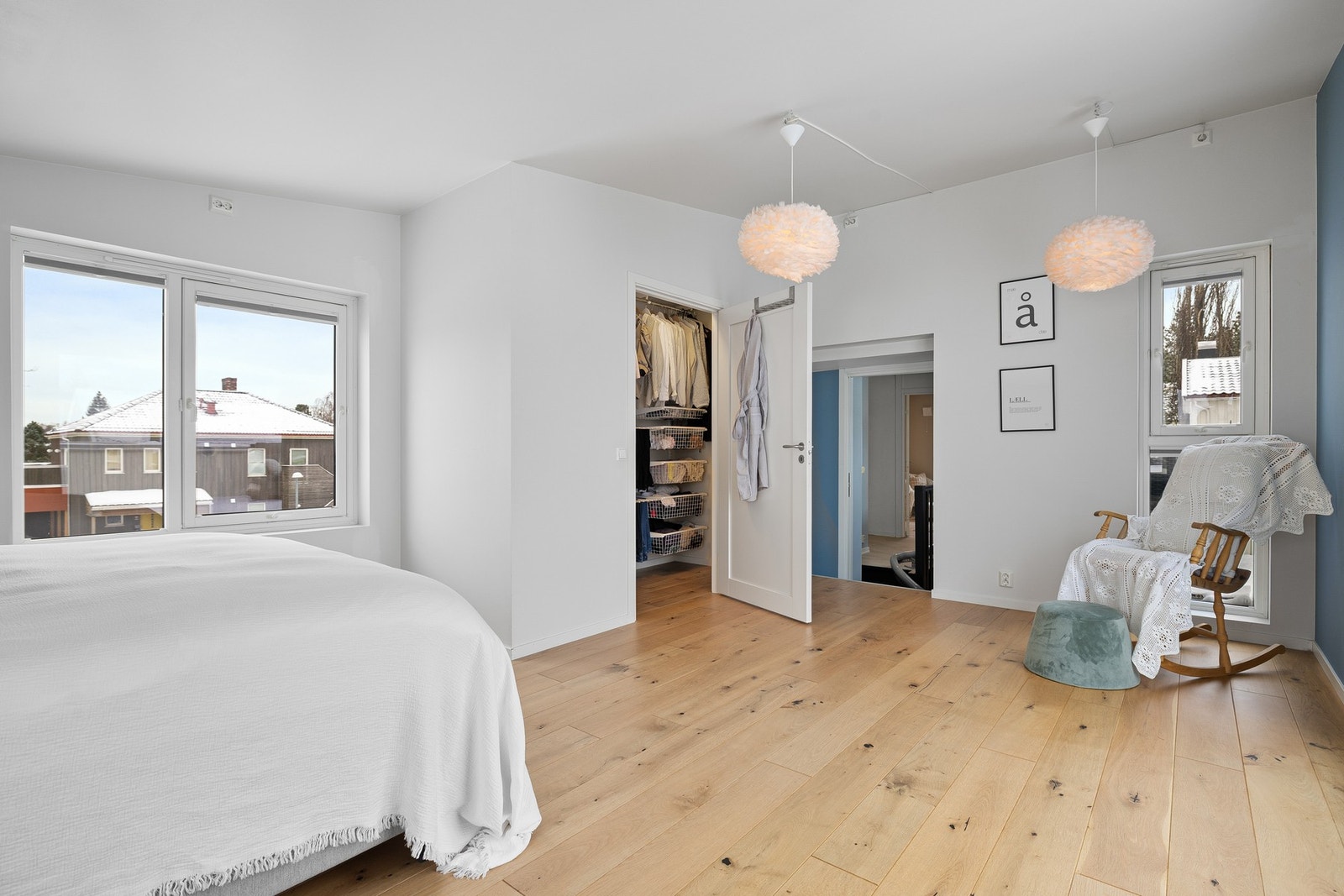 Soverommet har tilgang på et romslig walk-in closet. Galleribilde