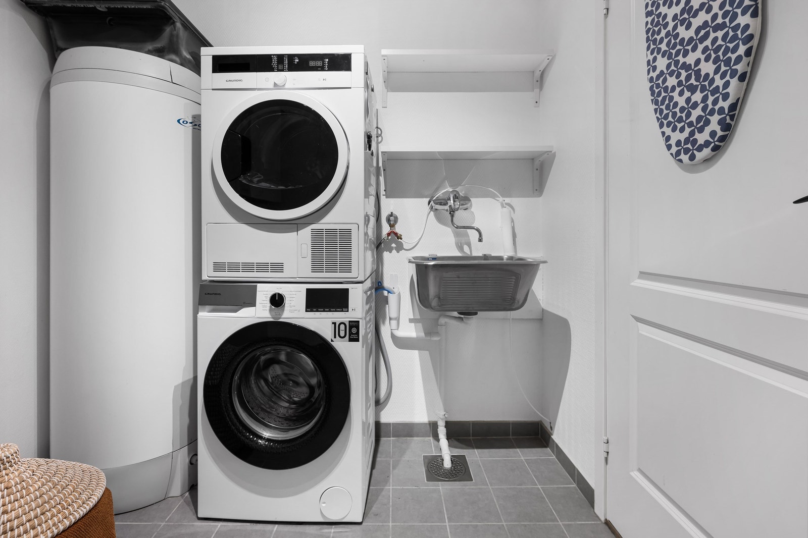 Kombinert vaskerom og bod Galleribilde