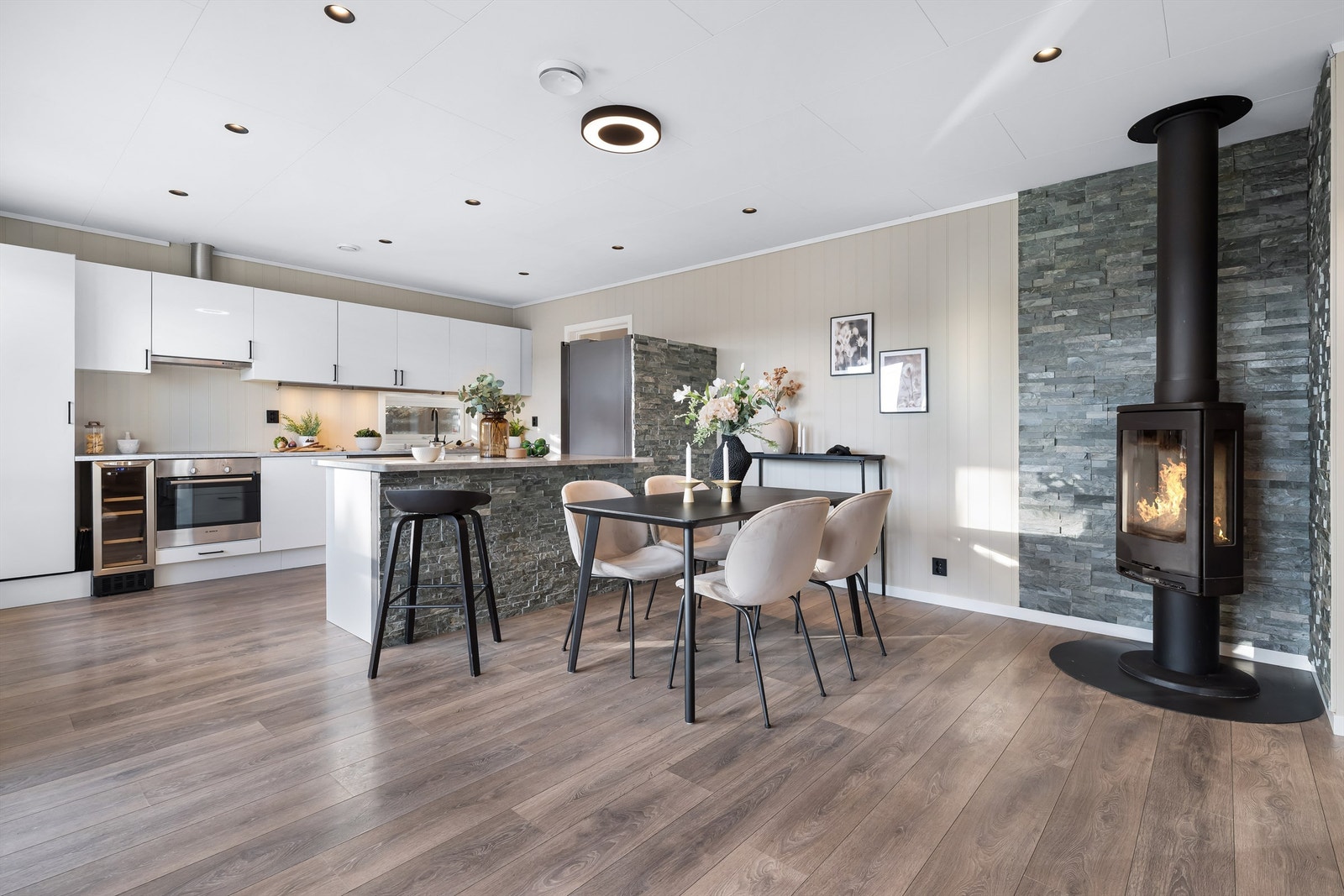 God plass til å kunne dekke langbord Galleribilde