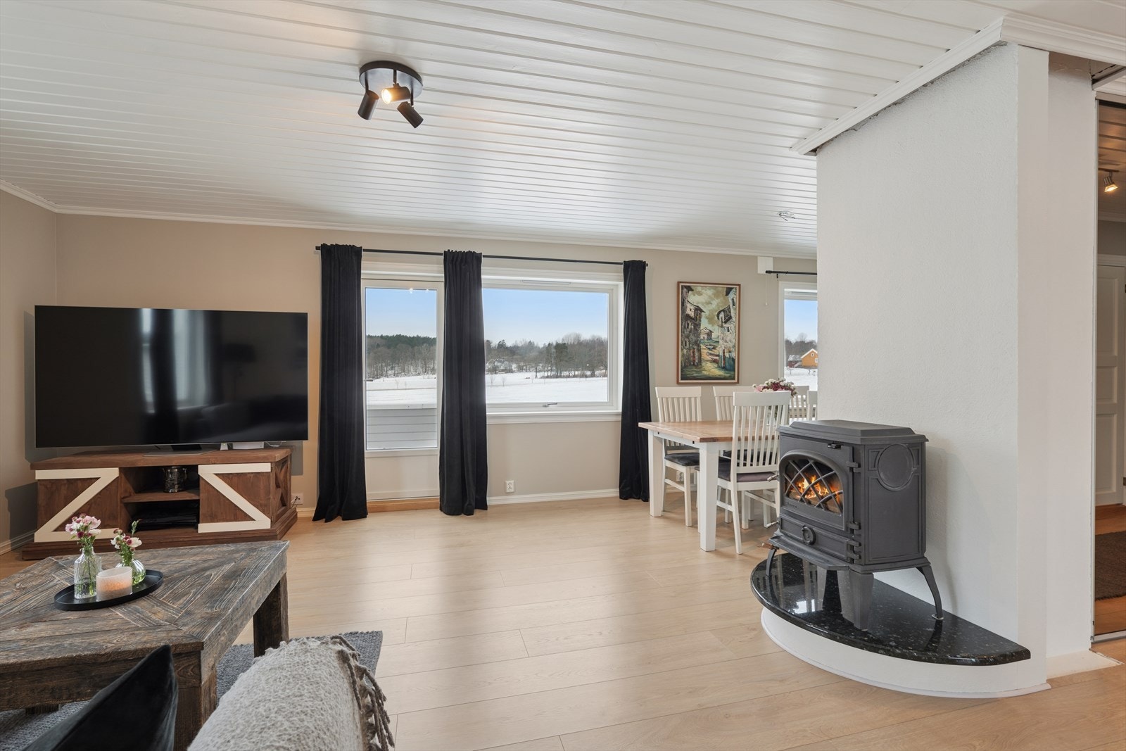 Utgang til balkong. Galleribilde