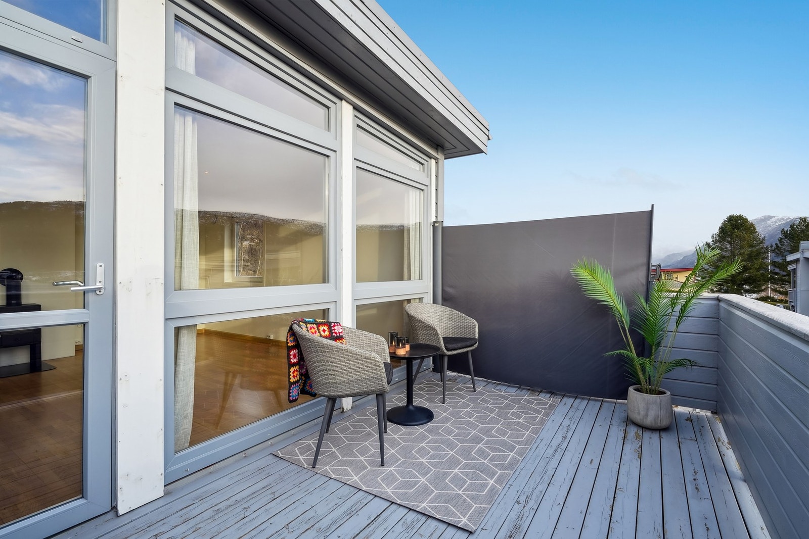 - med solrik sydvendt veranda på ca. 11 kvm. Galleribilde